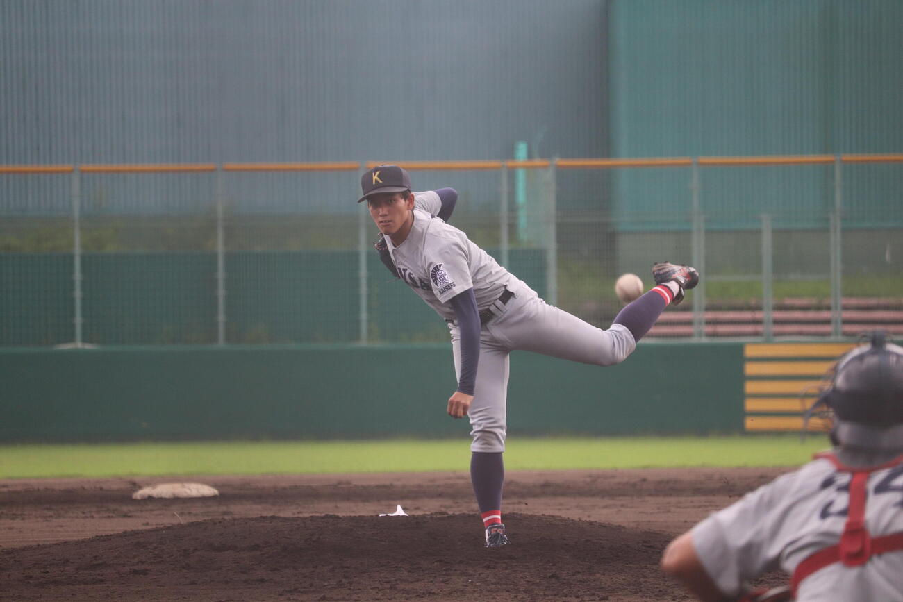 関大対京大　京大戦に先発した関大・羽藤翼（撮影・佐藤妙月）