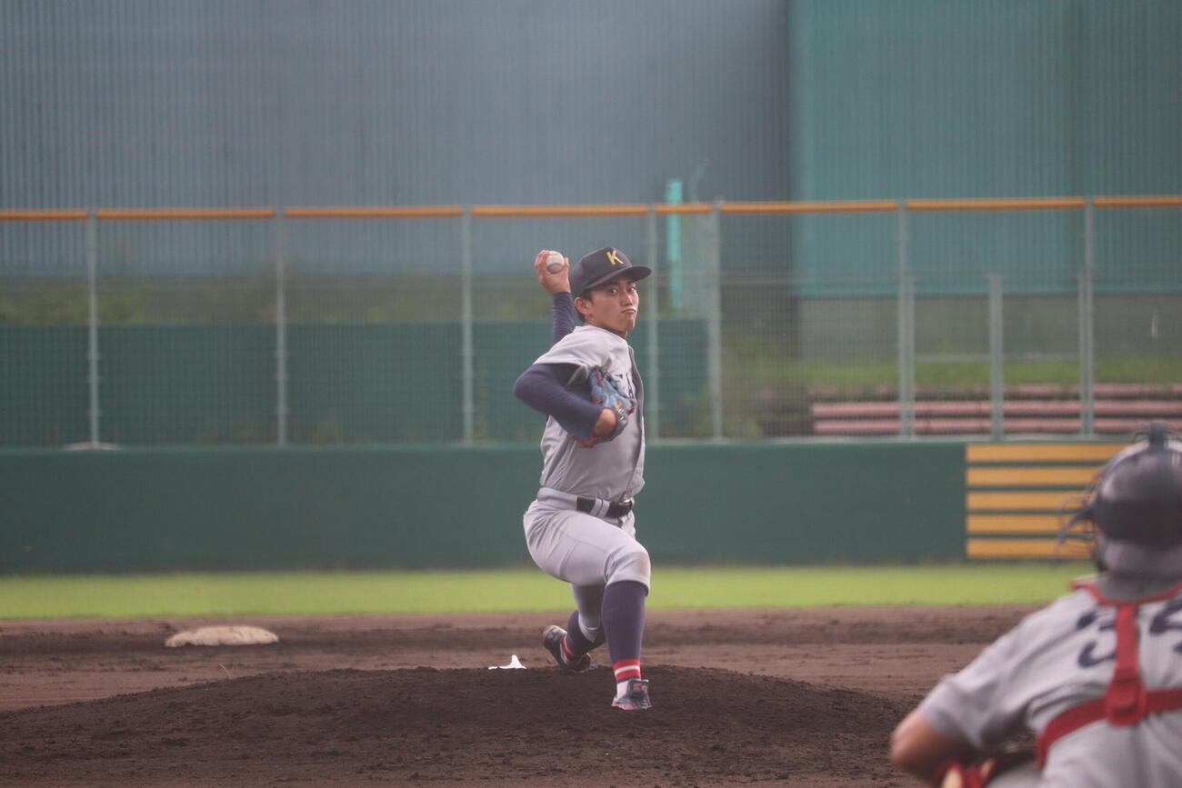 関大対京大　京大戦に先発した関大・羽藤翼（撮影・佐藤妙月）