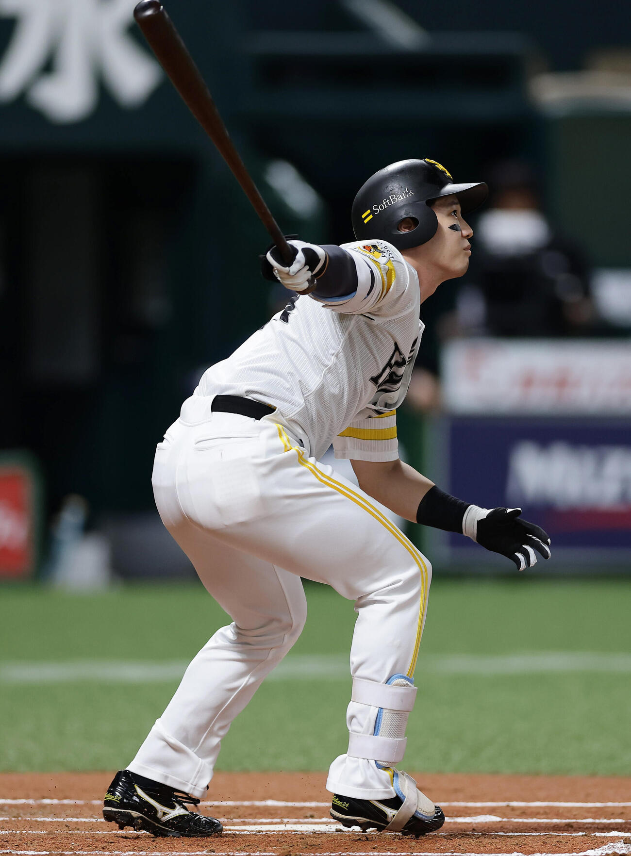 ソフトバンク対西武　6回裏ソフトバンク2死一、三塁、栗原陵矢は左中間に適時二塁打を放つ（撮影・梅根麻紀）