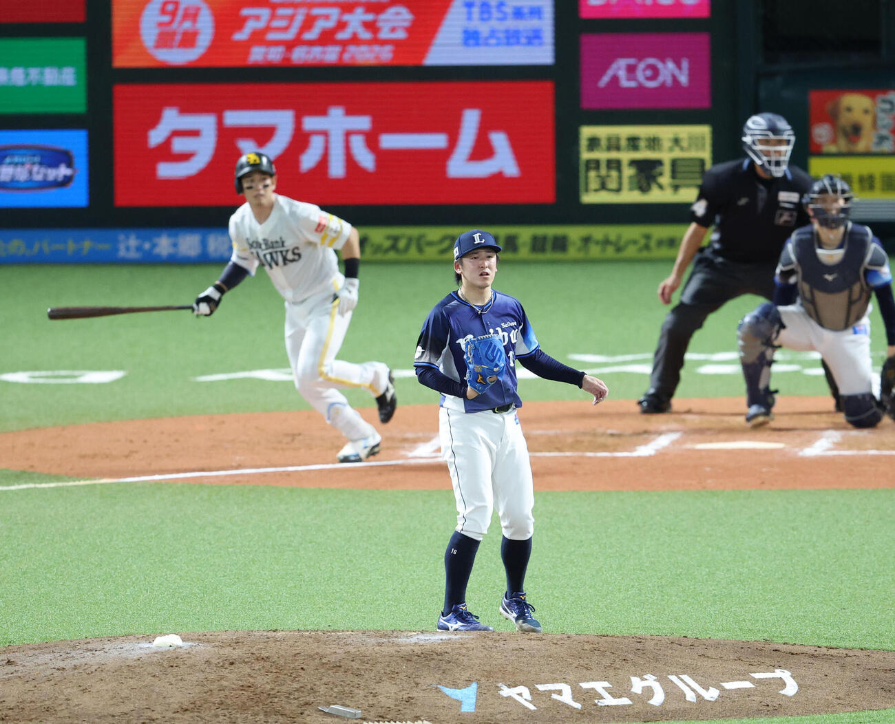 ソフトバンク対西武　6回裏ソフトバンク2死一、三塁、栗原陵矢に適時二塁打を浴びた隅田知一郎（撮影・梅根麻紀）