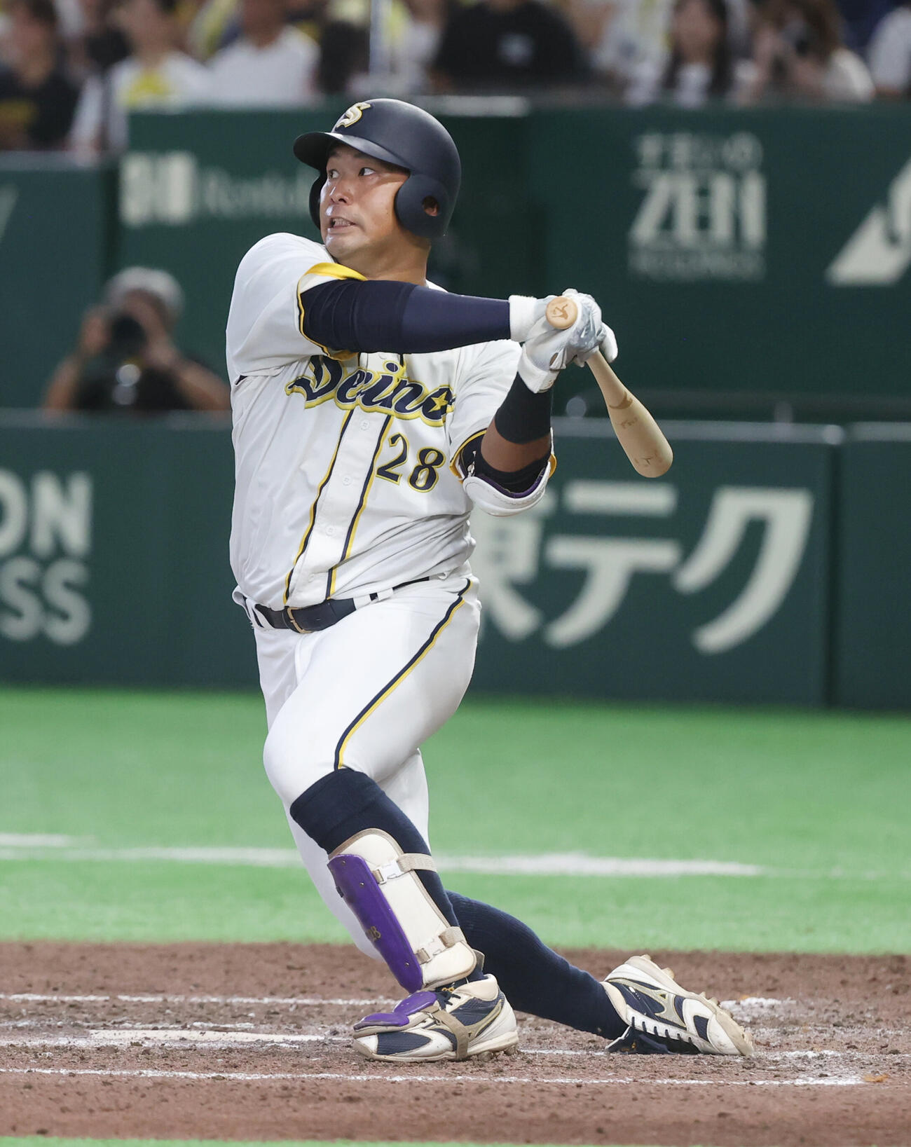 西濃運輸対エイジェック　9回表西濃運輸2死一塁、野崎大地は決勝打を放つ（撮影・柴田隆二）