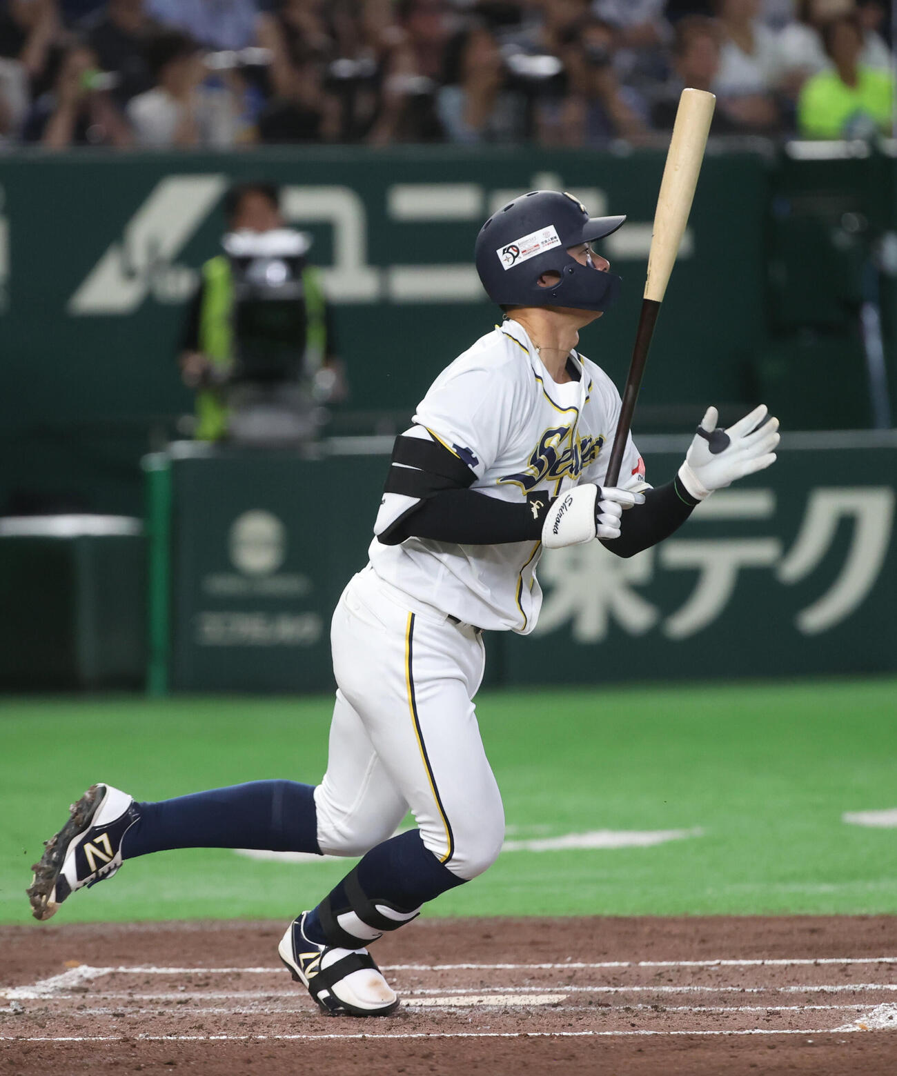 西濃運輸対エイジェック　2回表西濃運輸2死一、三塁、城野達哉は適時打を放つ（撮影・柴田隆二）