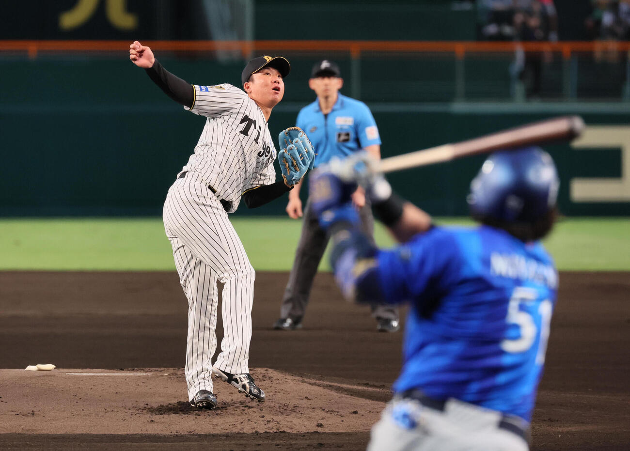 阪神対DeNA 1回表DeNA1死満塁、村上頌樹は宮崎敏郎に先制2点適時二塁打を浴びる（撮影・宮崎幸一）