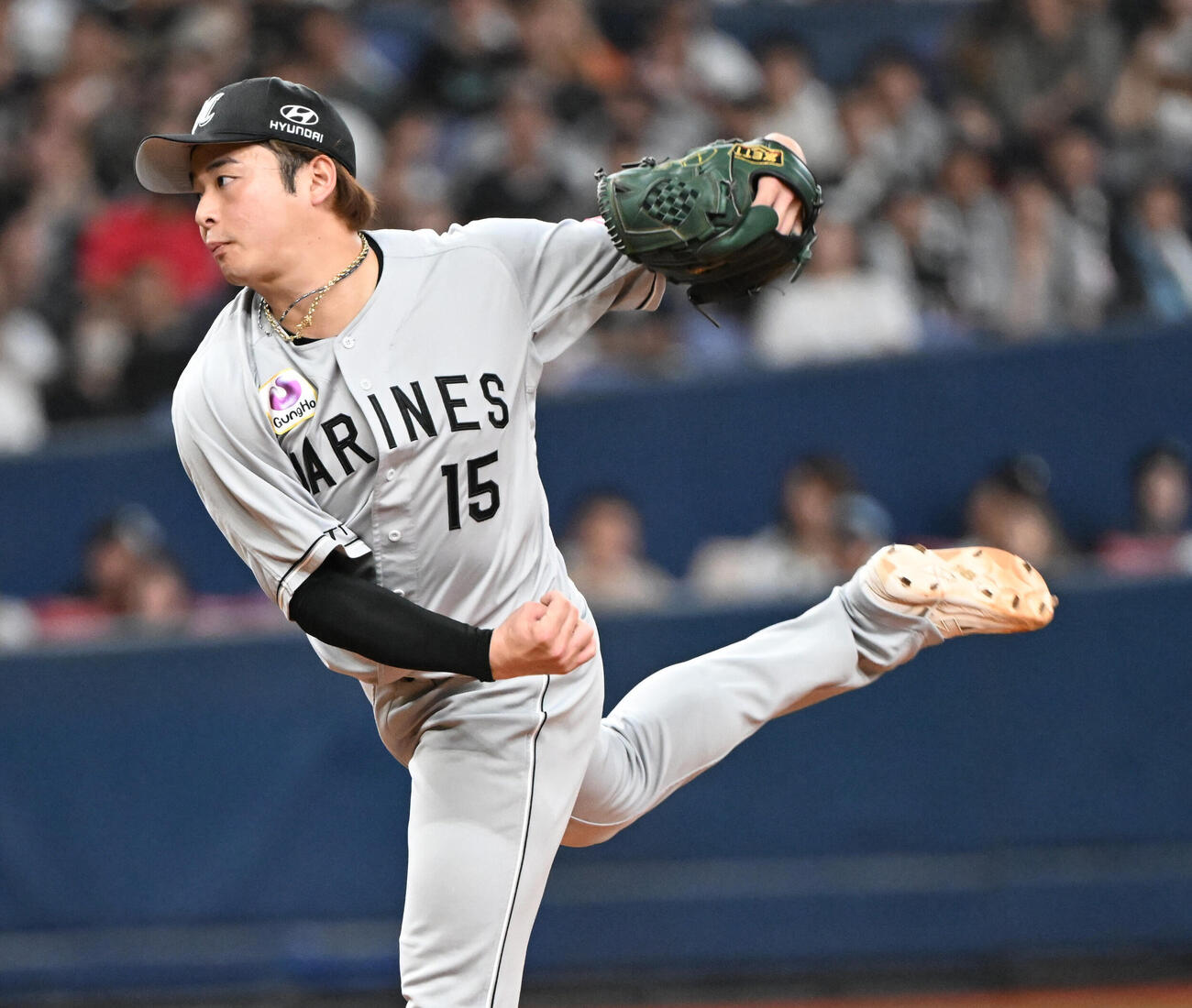 オリックス対ロッテ　9回に登板するロッテ横山陸人（撮影・和賀正仁）
