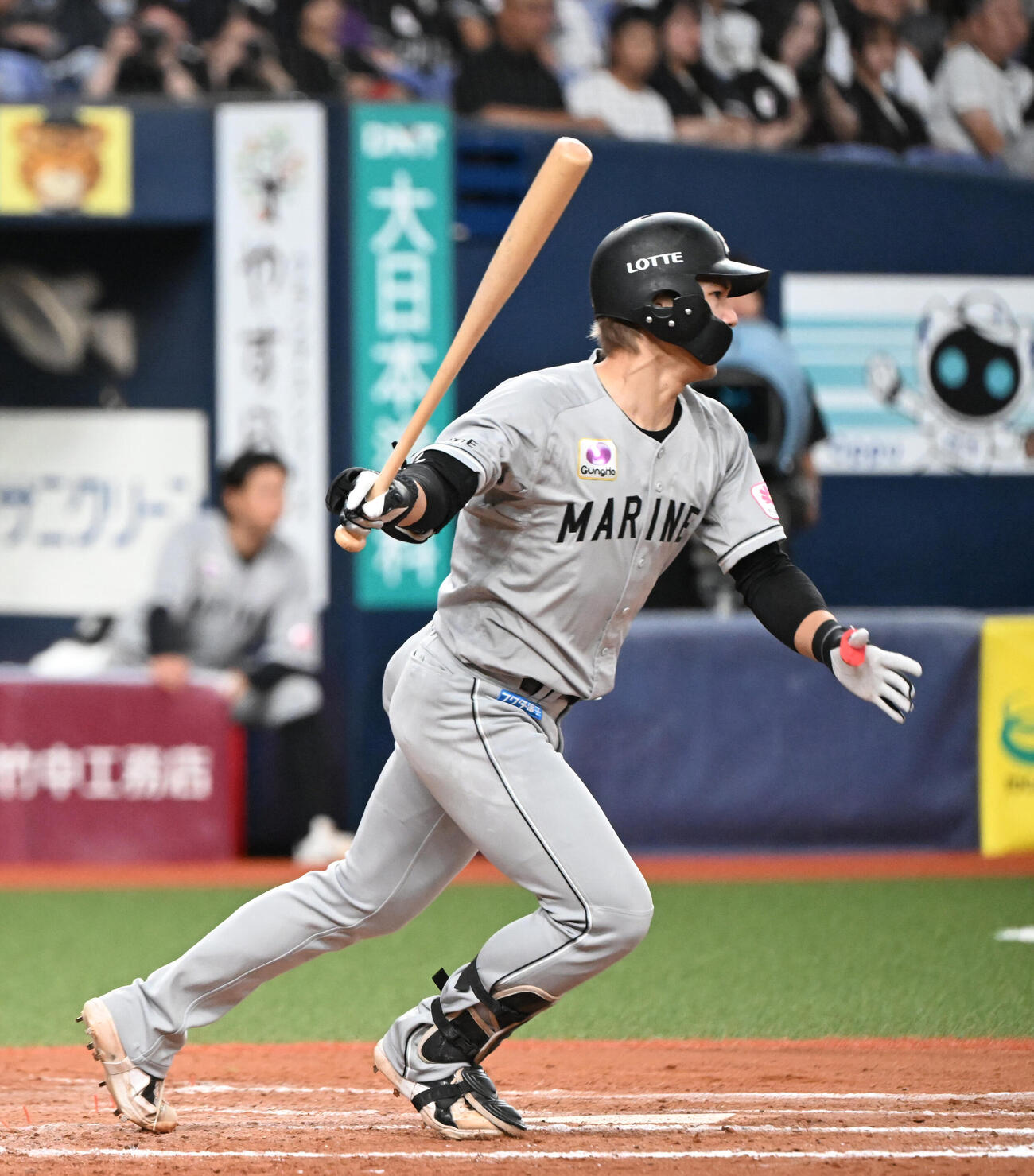 オリックス対ロッテ　7回表ロッテ1死一、三塁、右前適時打を放つ藤原恭大（撮影・和賀正仁）