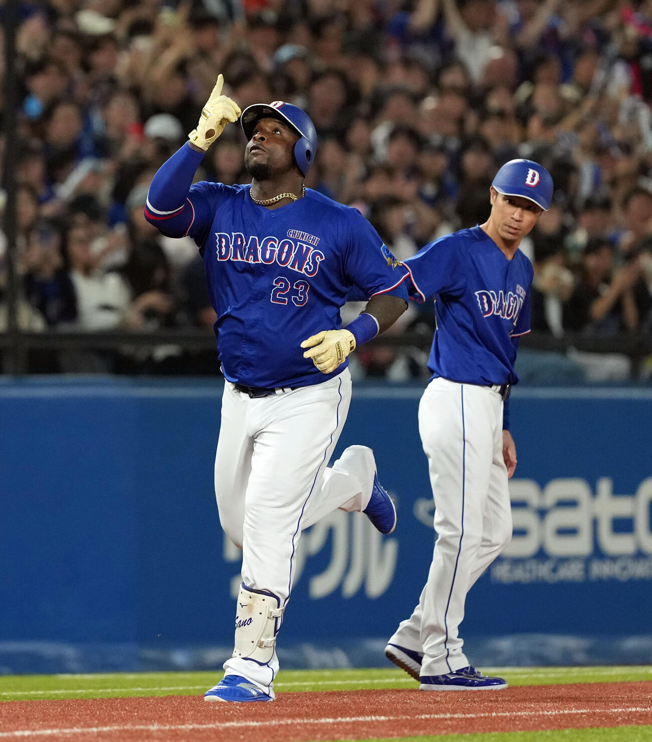 ヤクルト対中日　3回表中日無死、左中間にソロ本塁打を放ったミゲル・サノー（撮影・たえ見朱実）