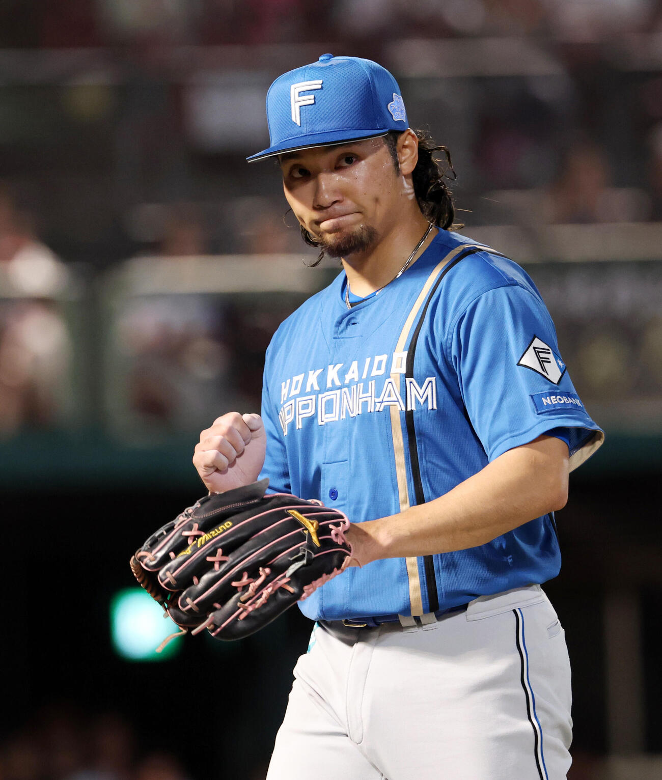 楽天対日本ハム　4回裏楽天2死一、三塁、黒川史陽を二直に仕留め、小さくこぶしを握る伊藤大海（撮影・浅見桂子）