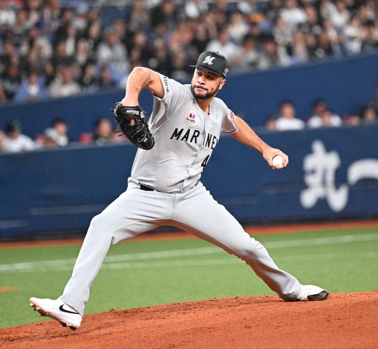 オリックス対ロッテ　先発するロッテ・ジョーイ・ルケーシー（撮影・和賀正仁）