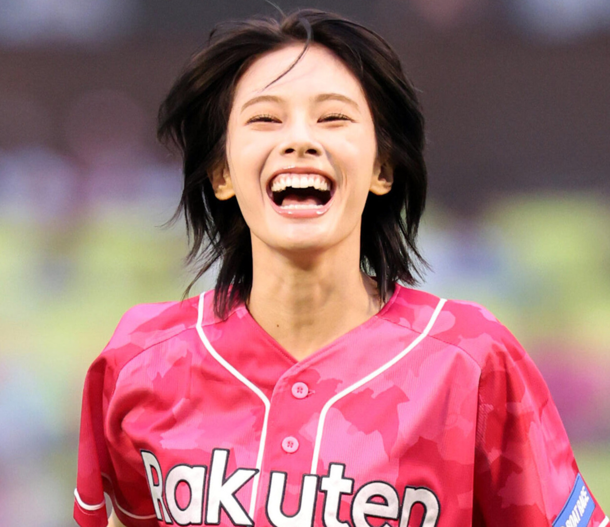 楽天対日本ハム　始球式に登場した安斉星来（撮影・浅見桂子）