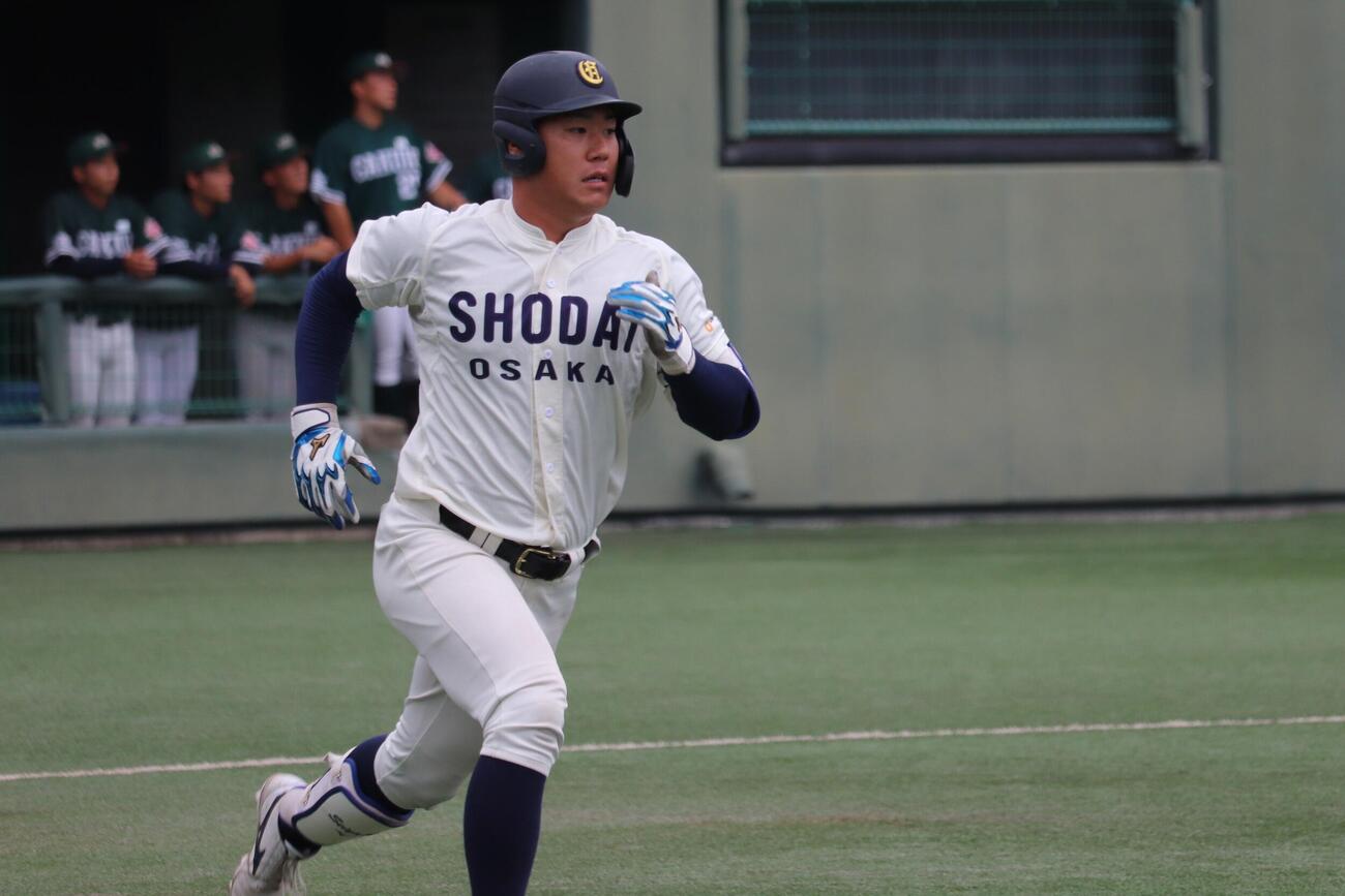 神院大対大商大　神院大戦に先発出場した大商大・春山陽登（撮影・佐藤妙月）