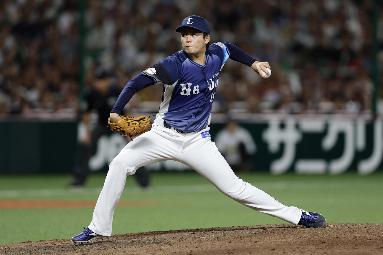 ソフトバンク対西武　西武3番手の佐藤隼輔（撮影・前田充）