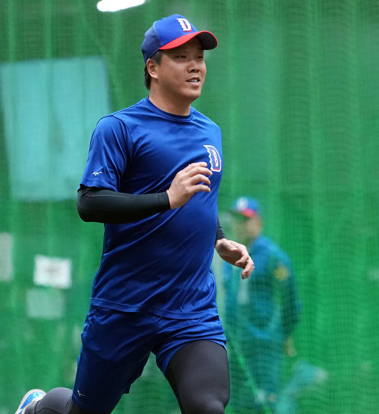ダッシュを繰り返す中日柳裕也（撮影・たえ見朱実）