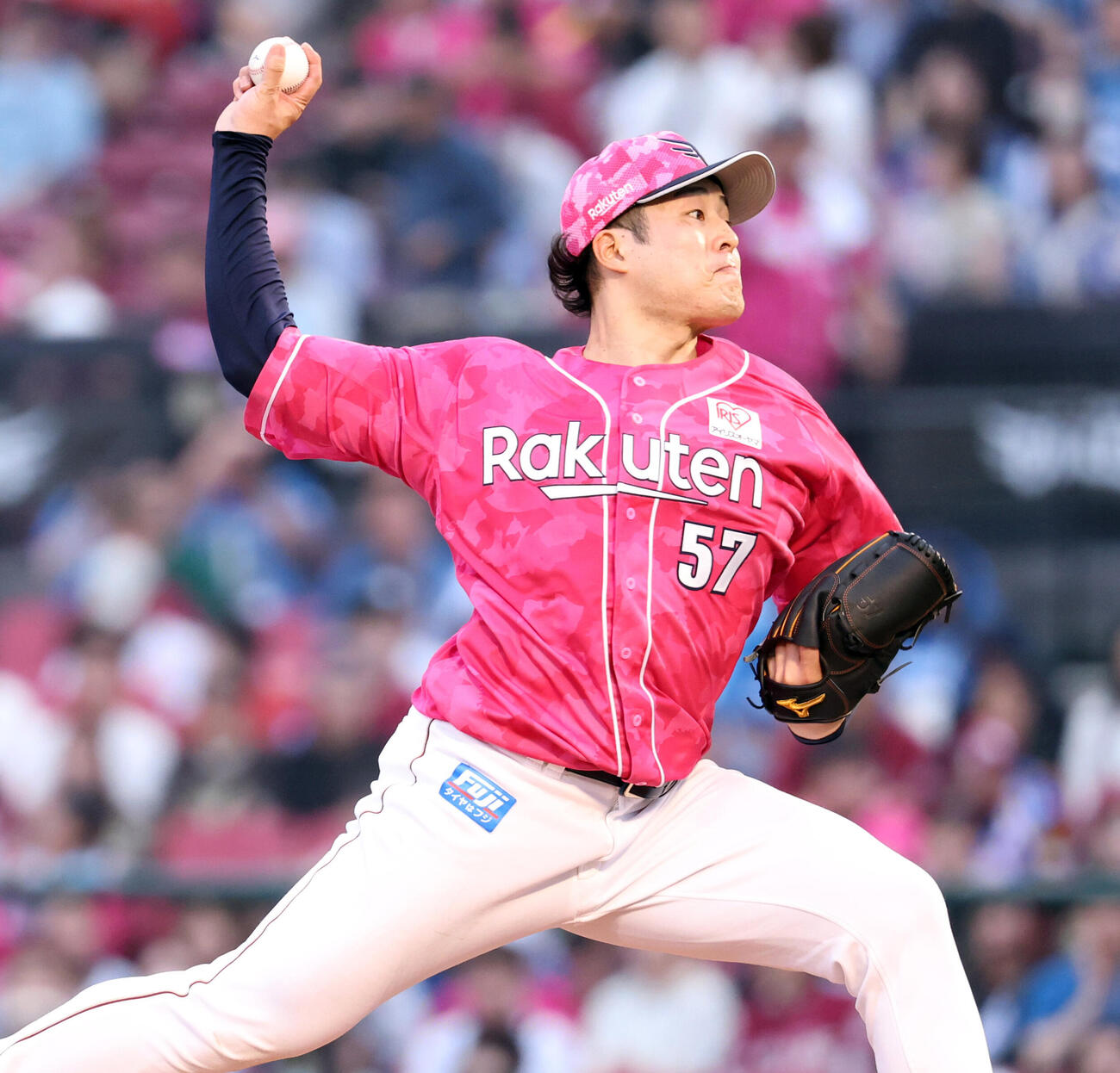楽天対日本ハム　力投する楽天先発の滝中暸太（撮影・浅見桂子）