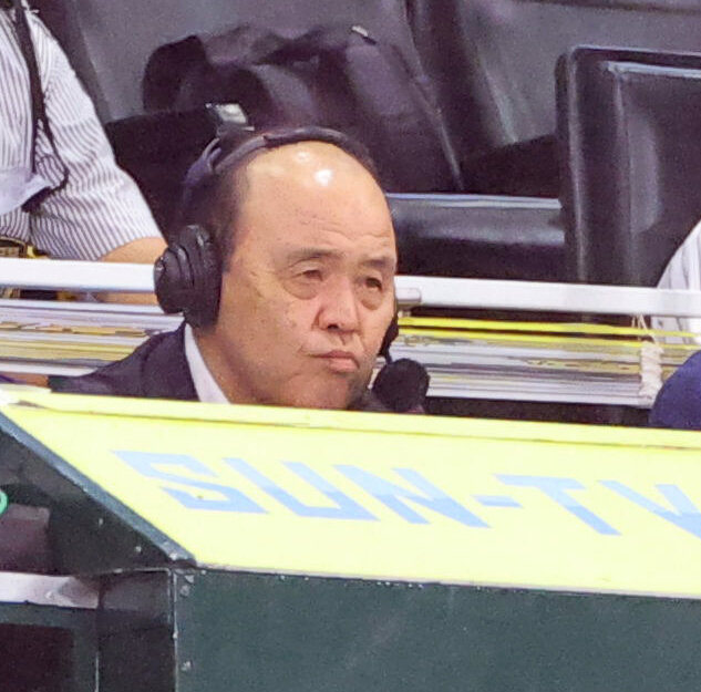 阪神対DeNA　テレビ解説をする岡田彰布オーナー付顧問（左）と能見篤史氏（撮影・上田博志）