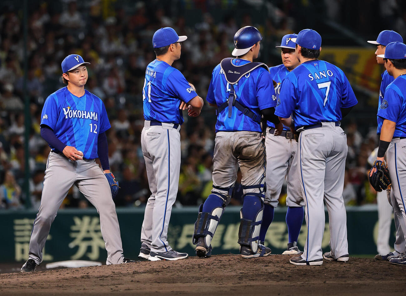 阪神対DeNA　竹田祐（左）は6回途中1失点で降板する（撮影・上田博志）