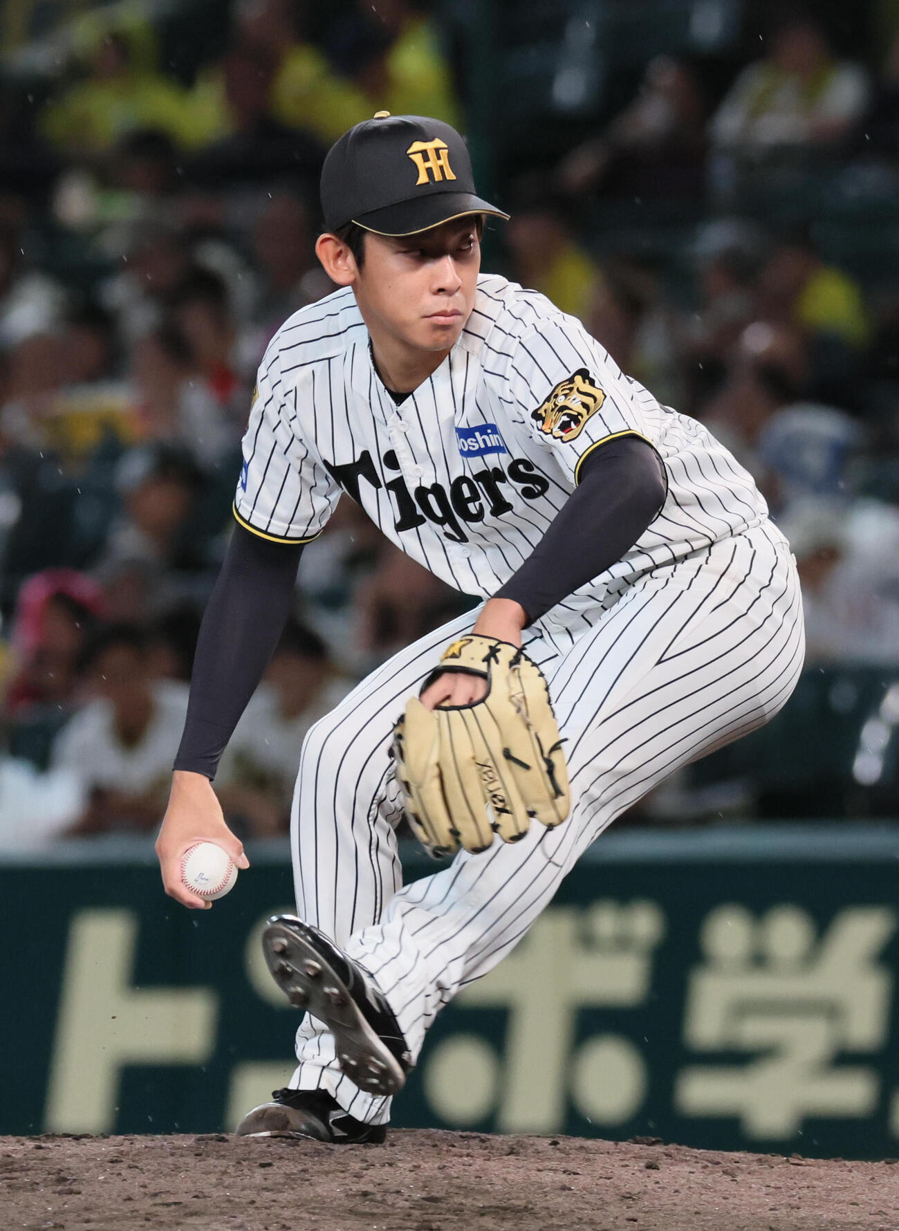 阪神対DeNA 3回途中、2番手で登板した阪神神宮僚介（撮影・宮崎幸一）