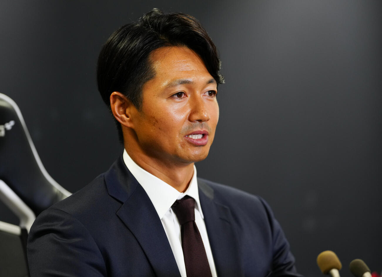 引退会見に臨むロッテ唐川侑己（撮影・鈴木みどり）