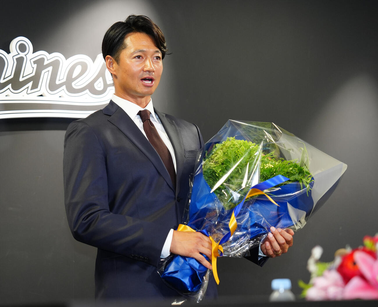 引退会見に臨んだロッテ唐川侑己（撮影・鈴木みどり）