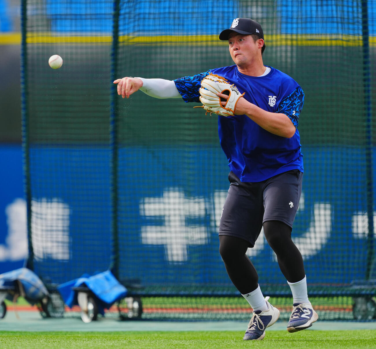 DeNA対ヤクルト　試合前練習を行うDeNA牧秀悟（撮影・垰建太）