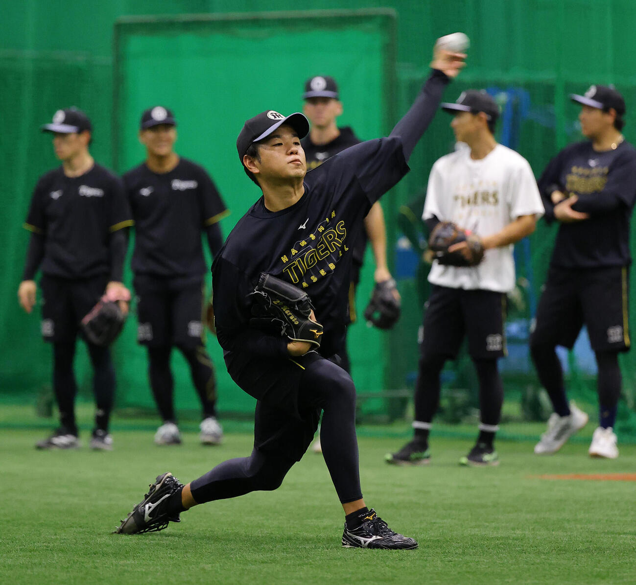阪神対広島　キャッチボールをする高橋遥人（撮影・上田博志）