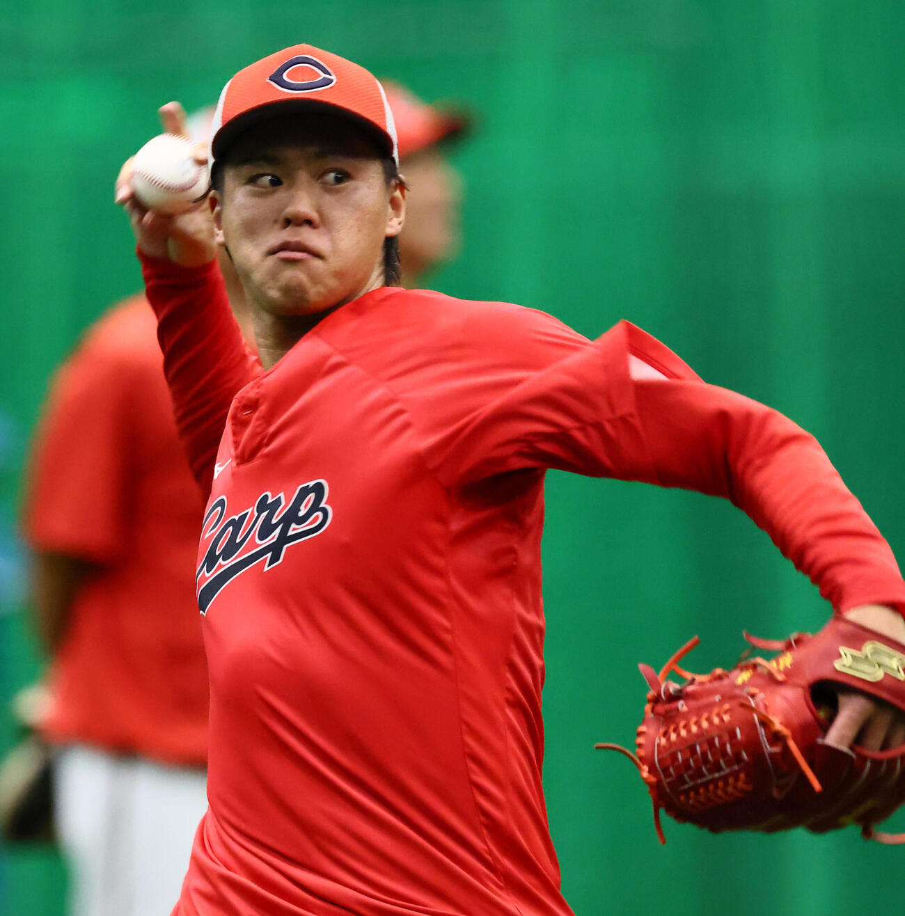 阪神対広島　練習でキャッチボールする広島杉田健（撮影・加藤哉）