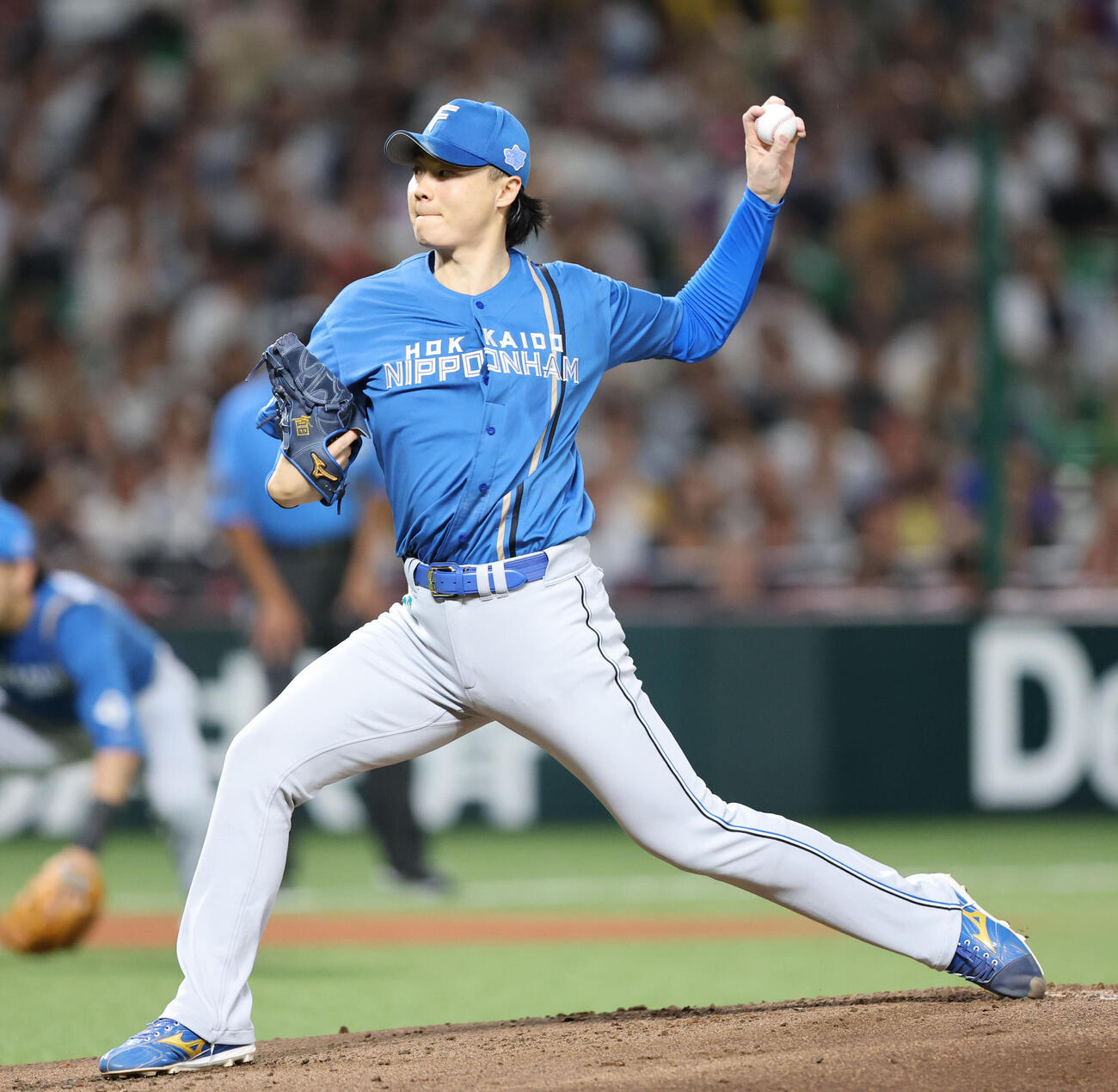 ソフトバンク日本ハム　先発の日本ハム山崎福也（撮影・梅根麻紀）
