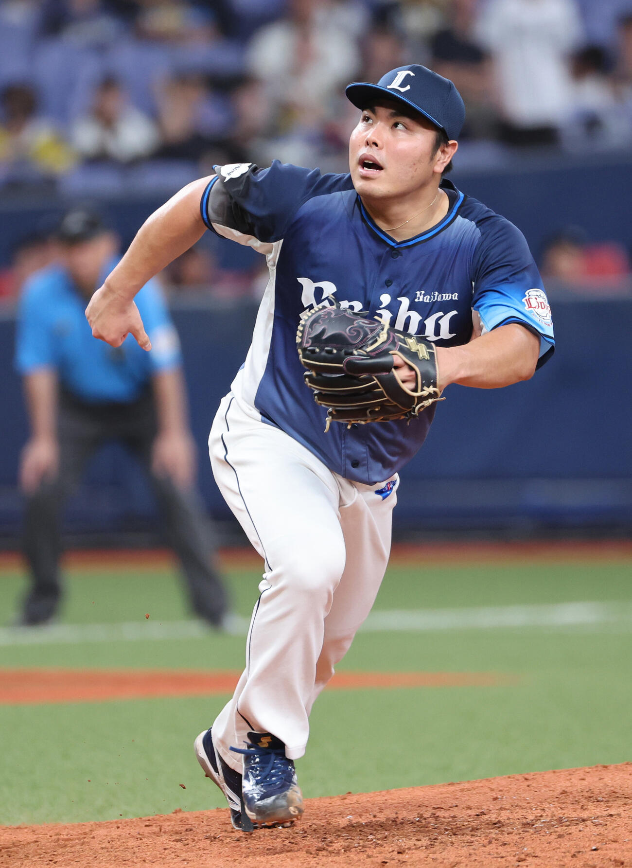 オリックス対西武　西武先発の平良海馬は一塁ベースカバーに走る（撮影・西尾就之）