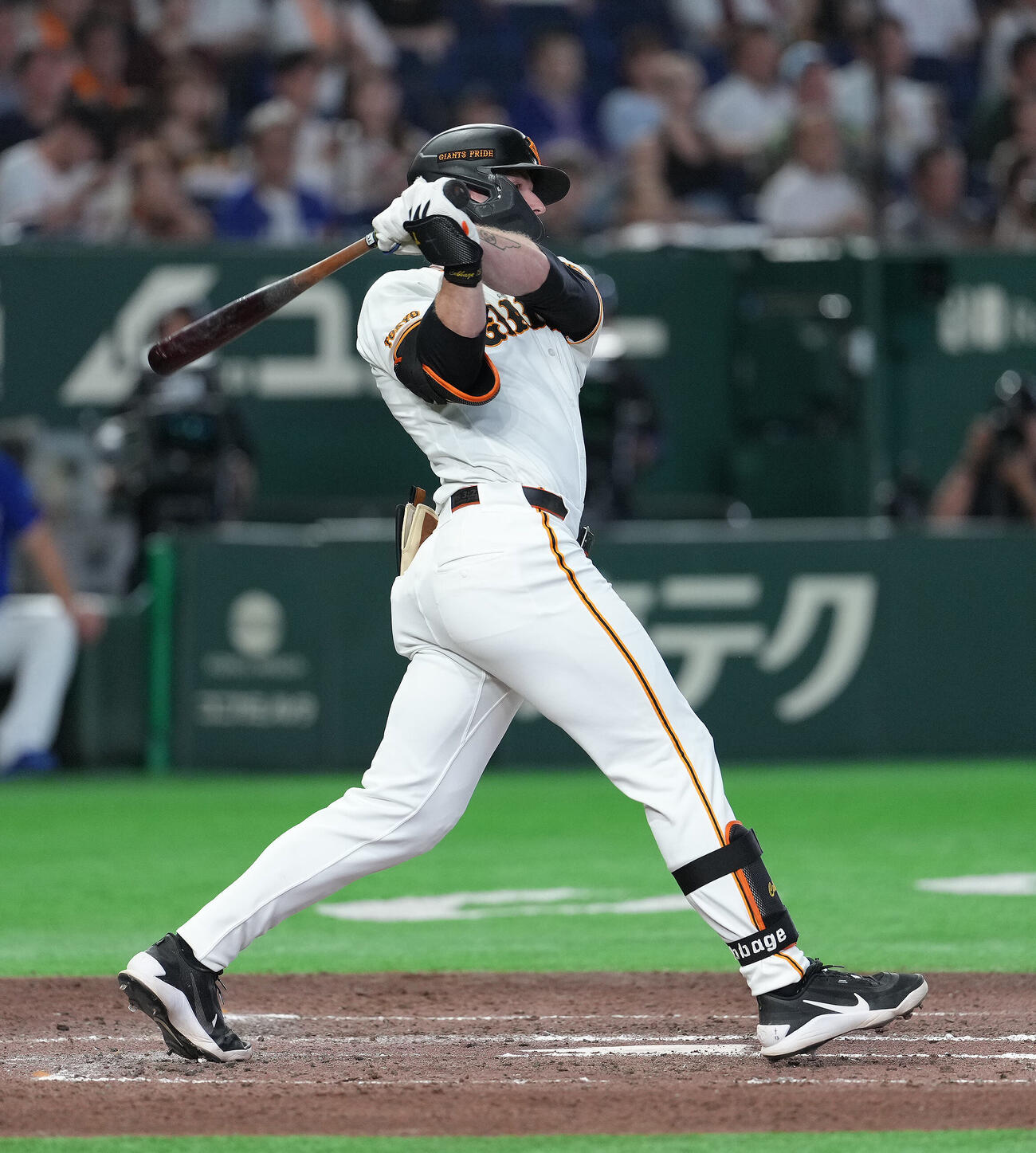 巨人対中日　7回裏巨人1死、代打トレイ・キャベッジは二塁打を放つ（撮影・足立雅史）