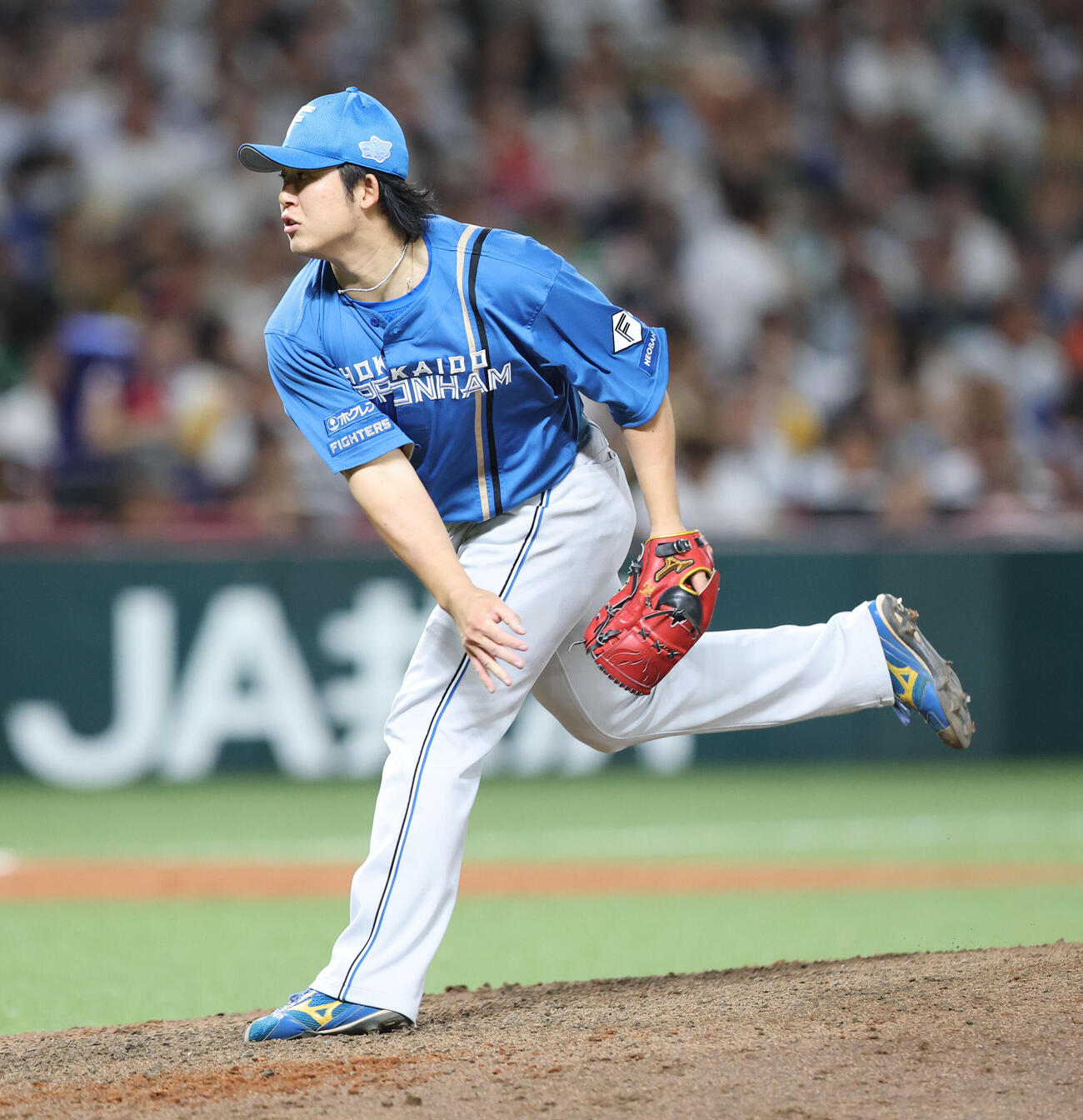 ソフトバンク日本ハム　8回途中に登板した日本ハム進藤勇也（撮影・梅根麻紀）