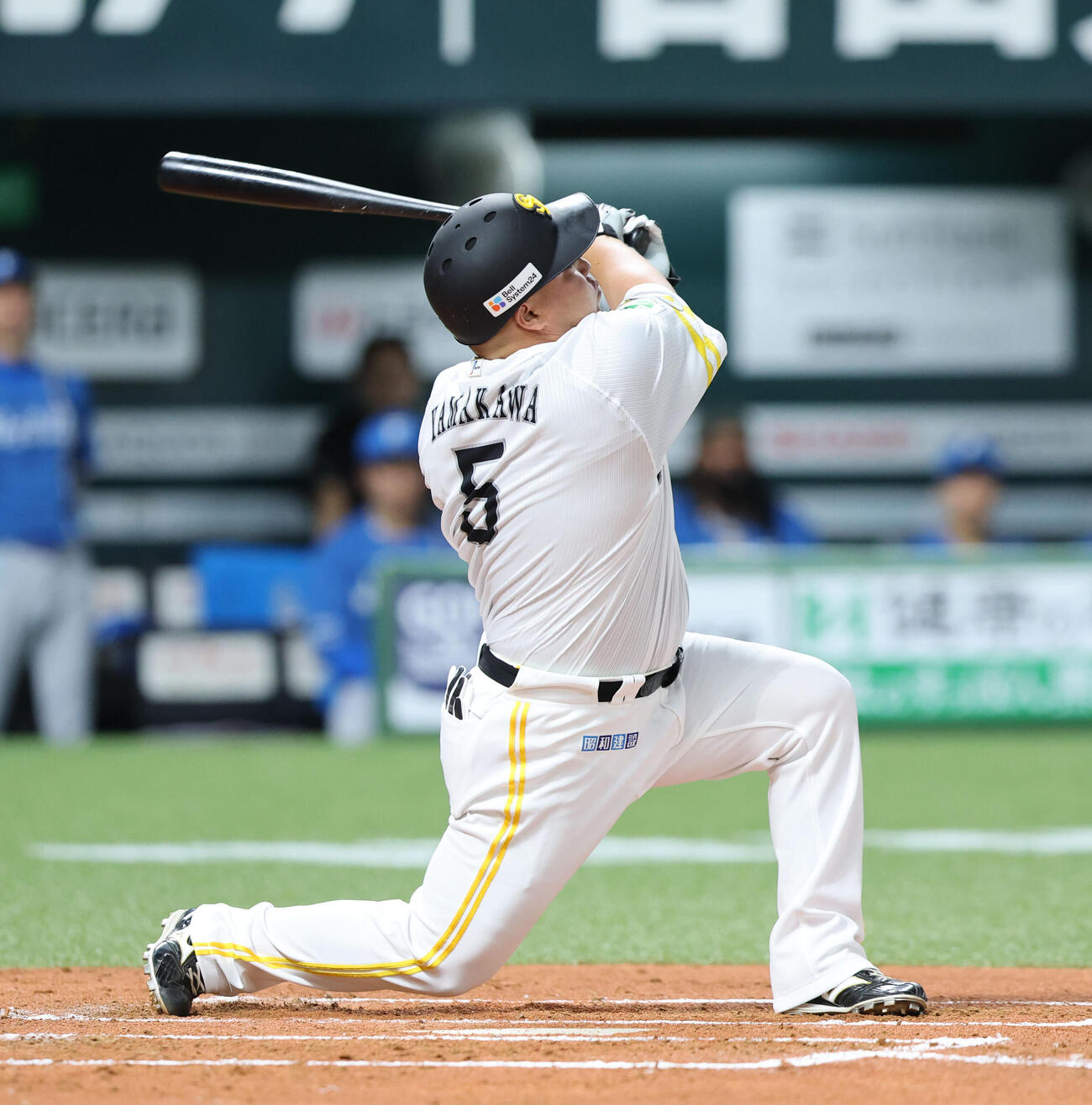 ソフトバンク日本ハム　1回裏ソフトバンク2死一塁、山川穂高は空振りの三振（撮影・梅根麻紀）