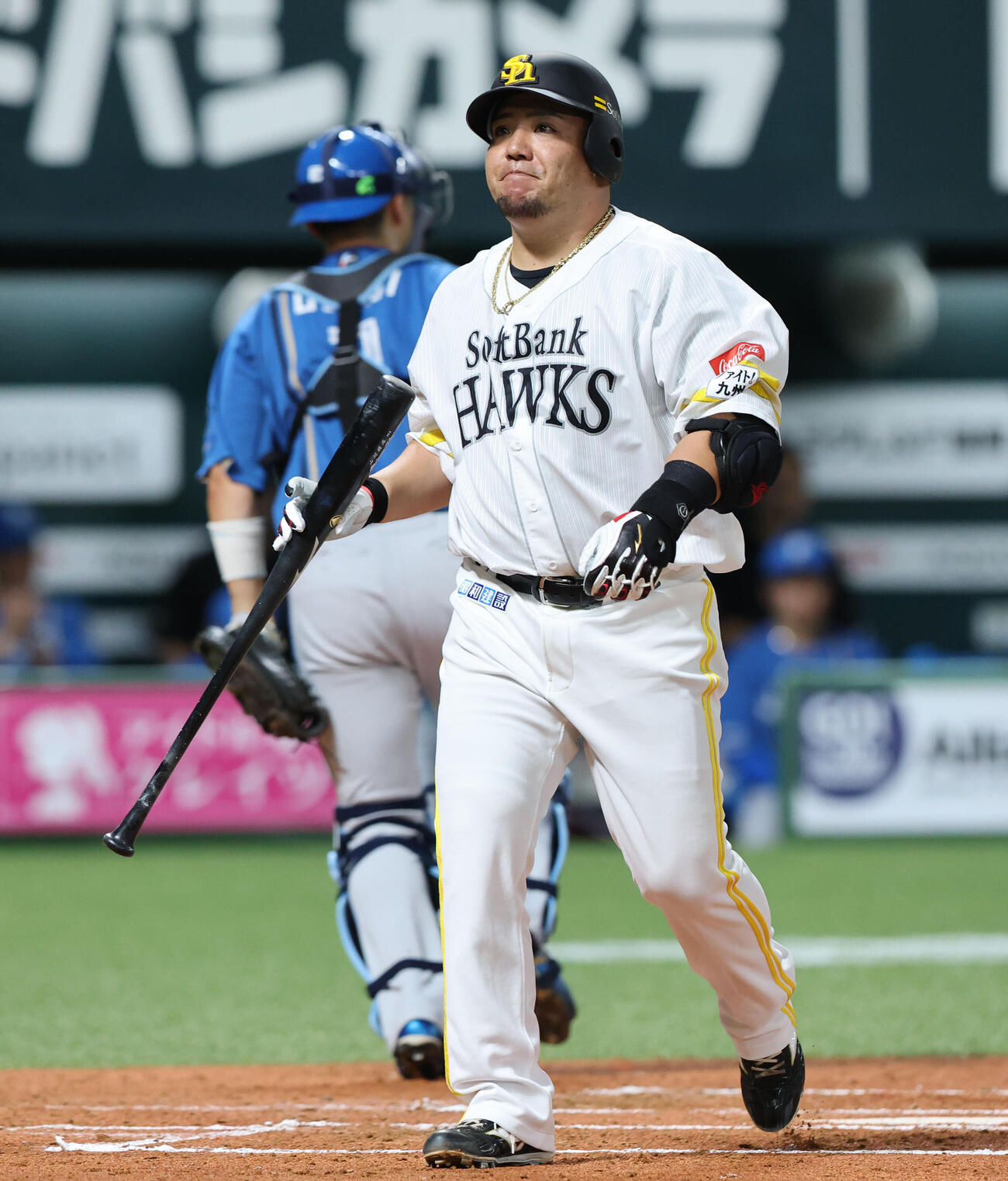 ソフトバンク日本ハム　1回裏ソフトバンク2死一塁、山川穂高は空振りの三振（撮影・梅根麻紀）