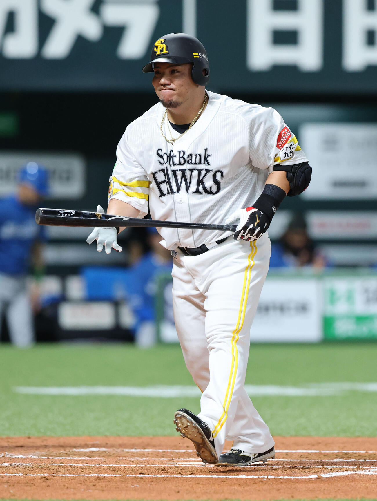 ソフトバンク日本ハム　1回裏ソフトバンク2死一塁、山川穂高は空振りの三振（撮影・梅根麻紀）