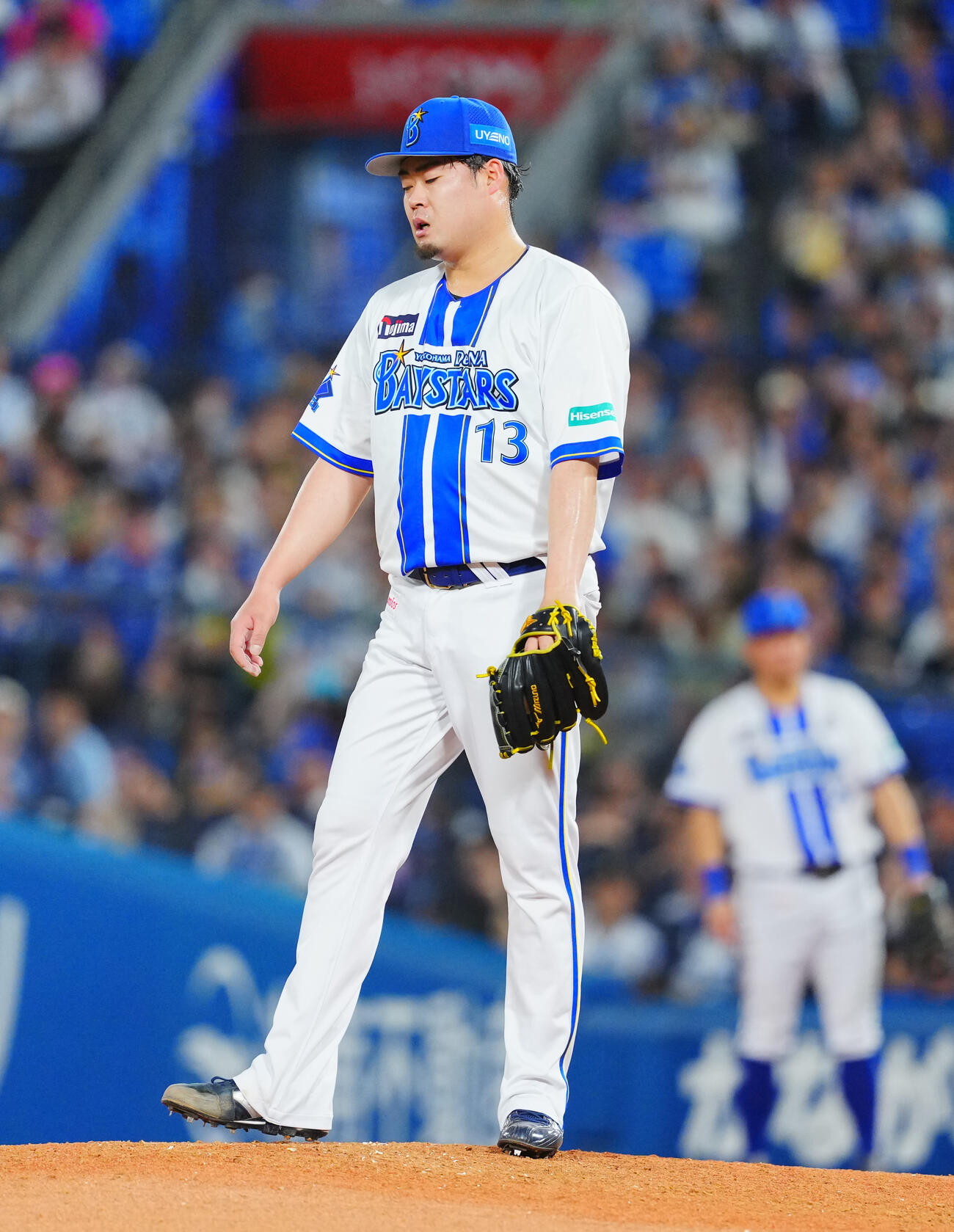 DeNA対ヤクルト　10回表、失点しさえない表情のDeNA伊勢大夢（撮影・垰建太）