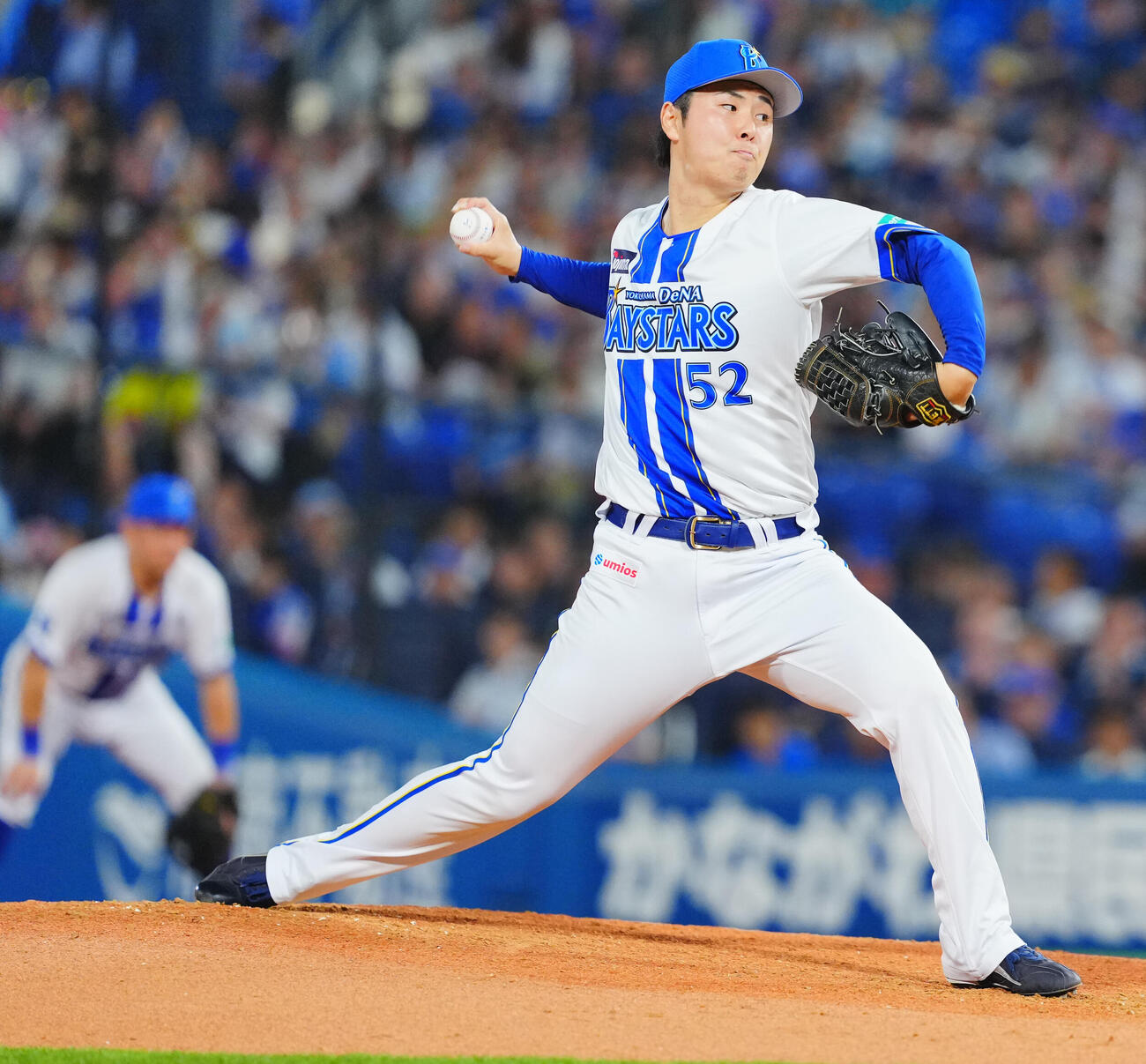 DeNA対ヤクルト　8回表、DeNA2番手の浜地真澄（撮影・垰建太）