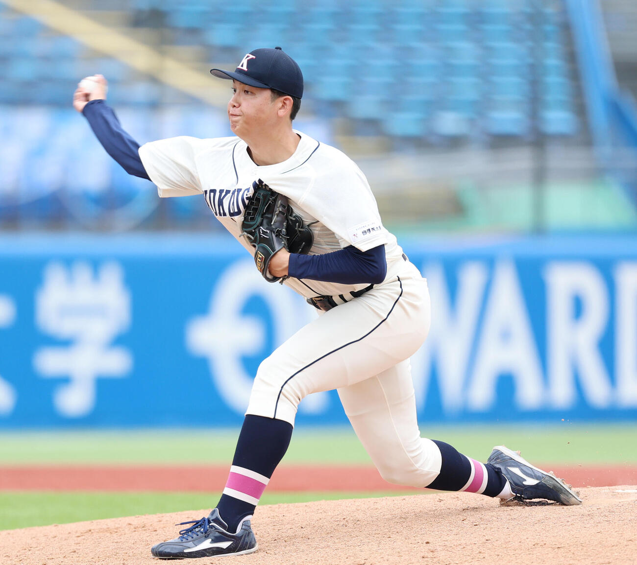 立正大対国学院大　国学院大2番手で登板し力投する南沢佑音（撮影・増田悦実）