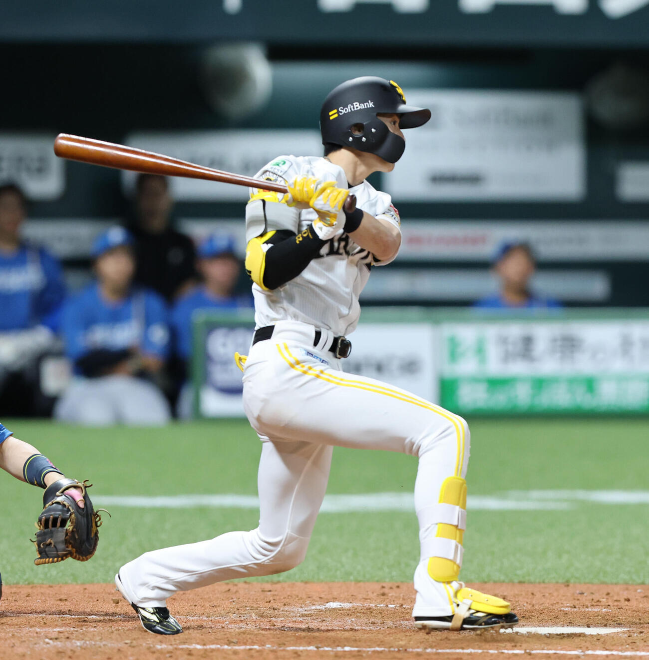 ソフトバンク日本ハム　3回裏ソフトバンク1死三塁、周東佑京は適時打となる二内野安打を放つ（撮影・梅根麻紀）