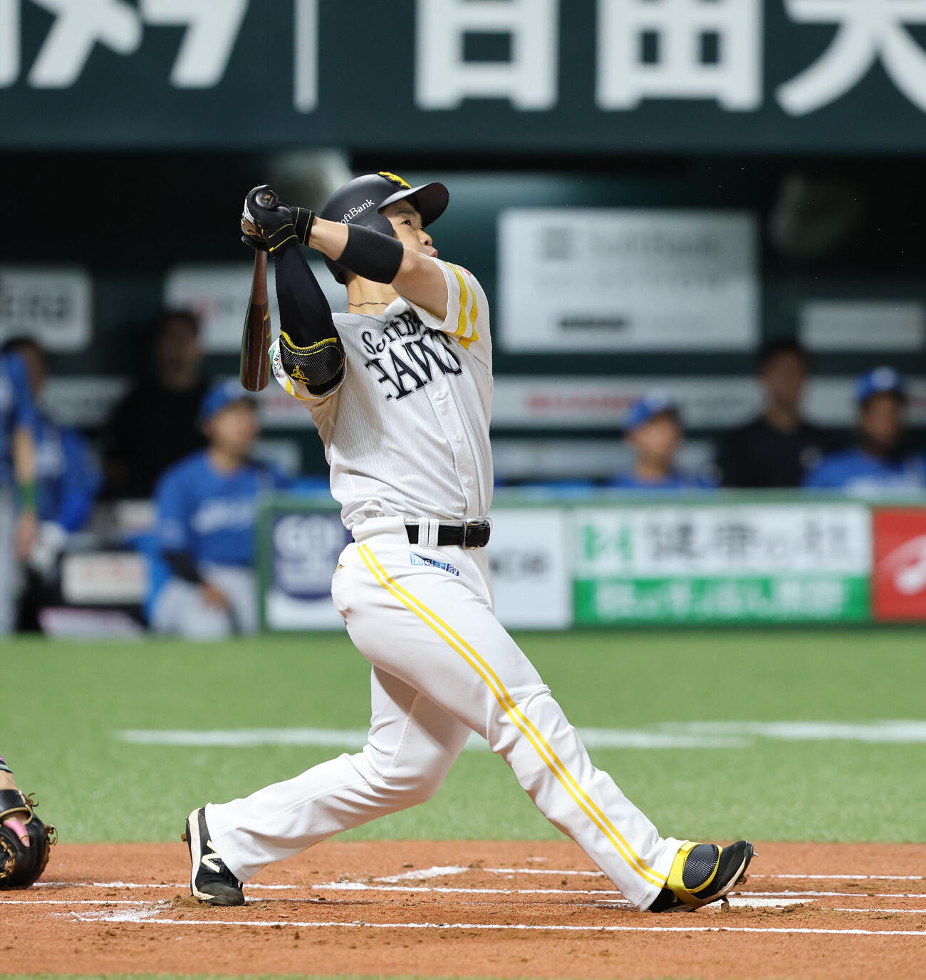 ソフトバンク日本ハム　1回裏ソフトバンク2死、近藤健介は右越えに先制本塁打を放つ（撮影・梅根麻紀）