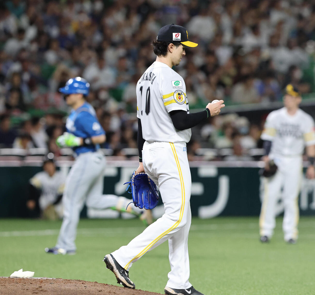 ソフトバンク日本ハム　3回表日本ハム1死、清宮幸太郎に右中間本塁打を浴びた上沢直之(撮影・梅根麻紀）