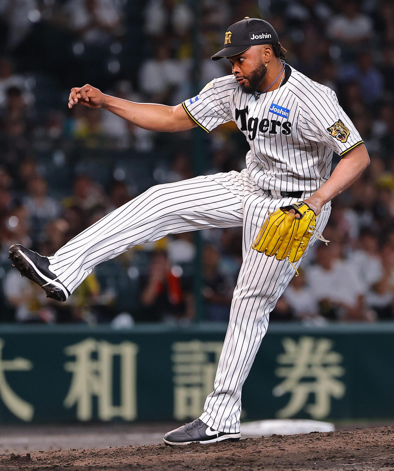 9日、阪神4番手のラファエル・ドリス