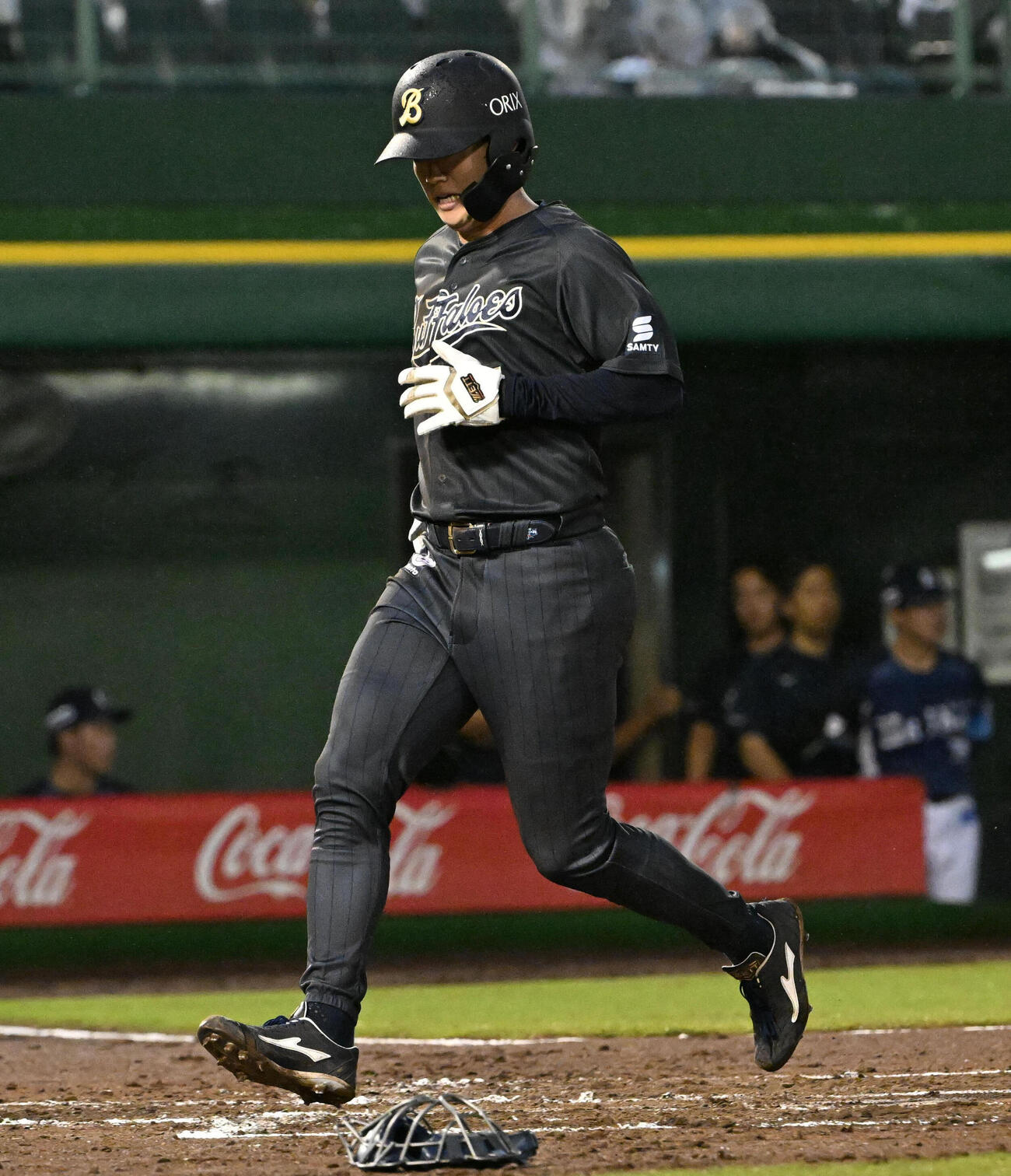 オリックス対西武　1回裏オリックス1死一、二塁、宗佑磨の先制適時打で生還する太田椋（撮影・石井愛子）
