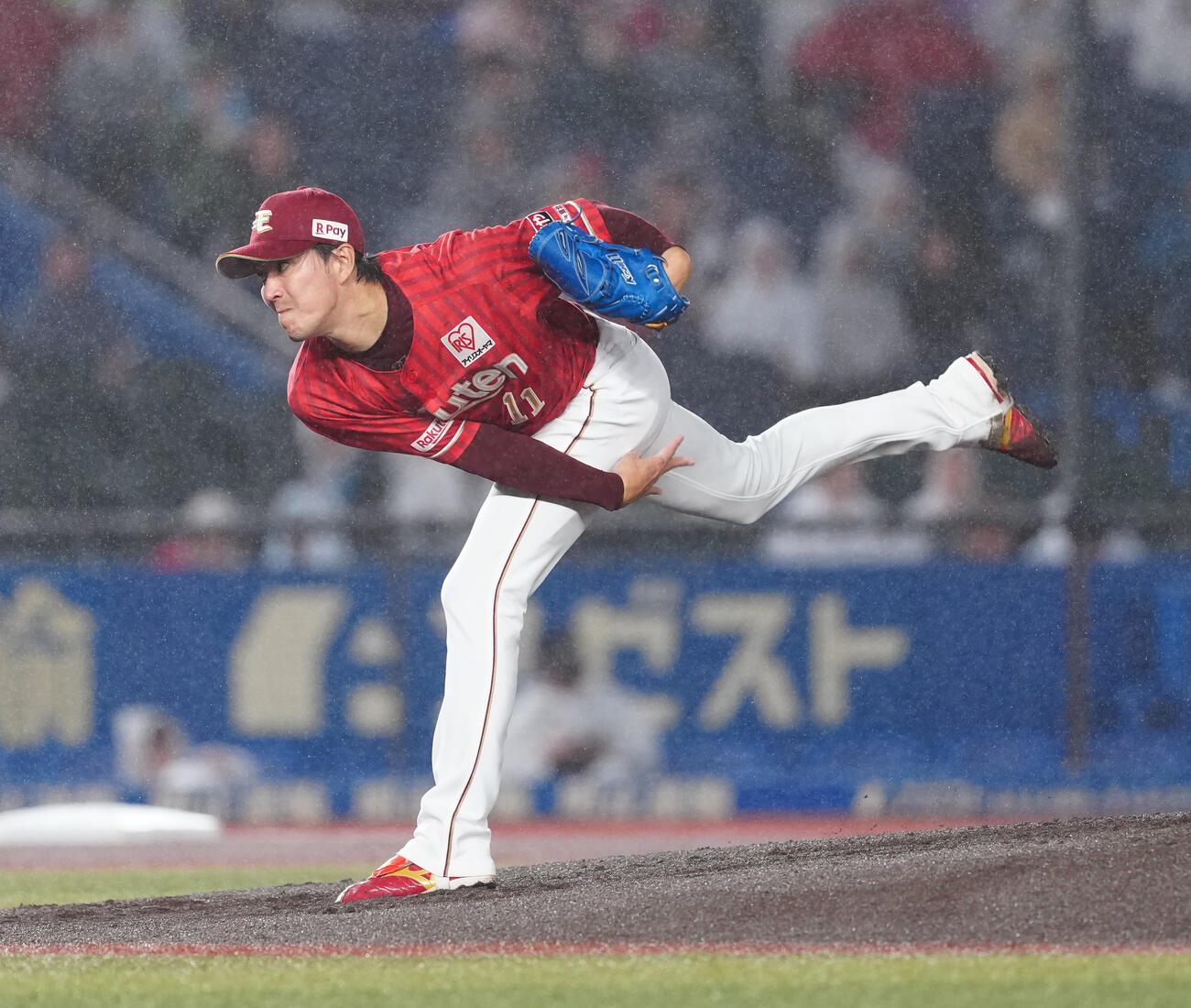ロッテ対楽天　力投する楽天先発の岸孝之（撮影・鈴木みどり）