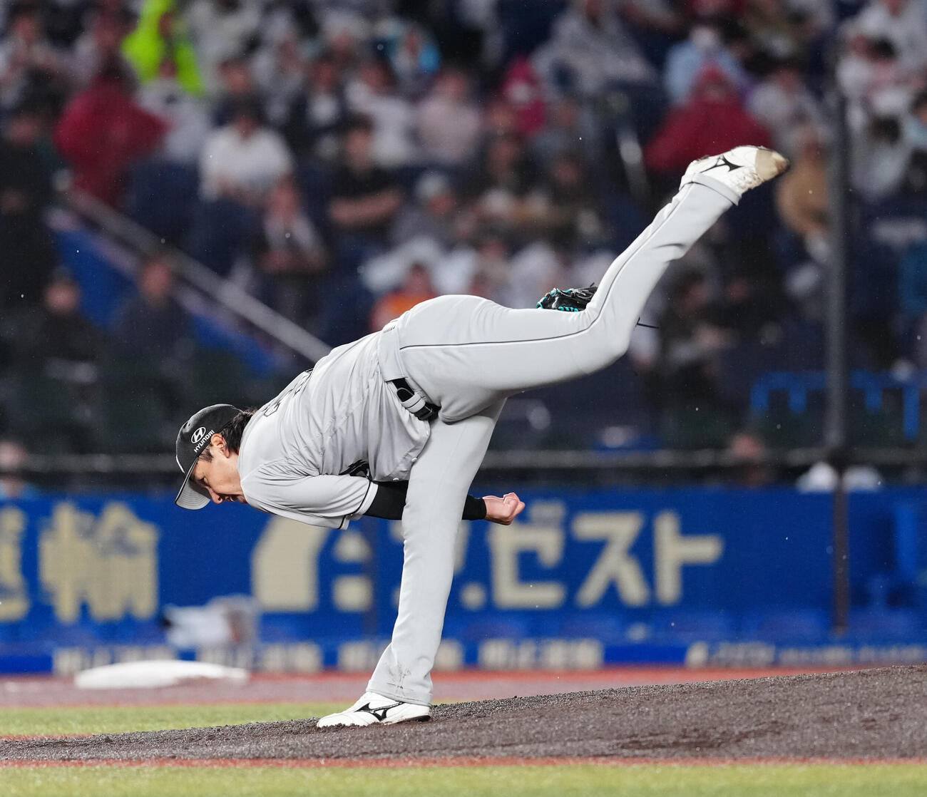 ロッテ対楽天　先発し力投するロッテ高野修汰（撮影・鈴木みどり）