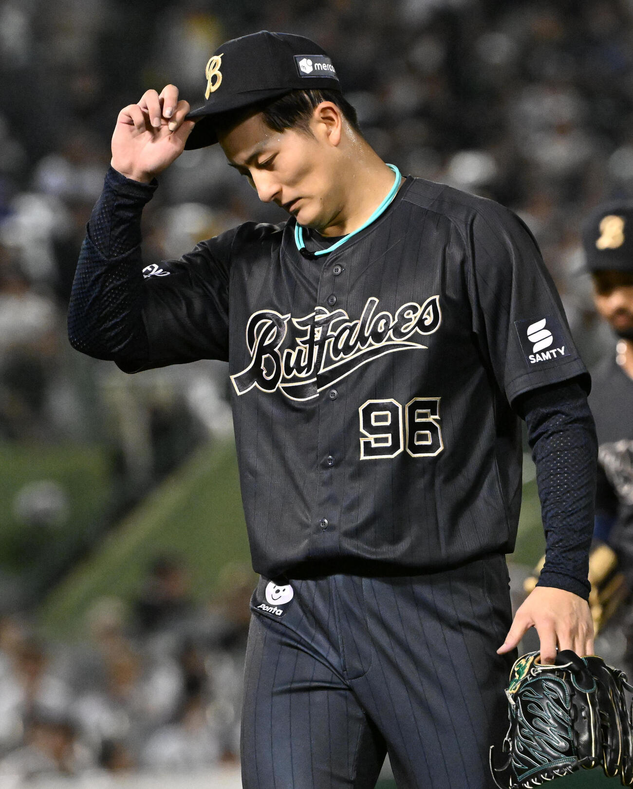 オリックス対西武　2回表を投げ終えベンチに引き揚げる髙島泰都（撮影・石井愛子）