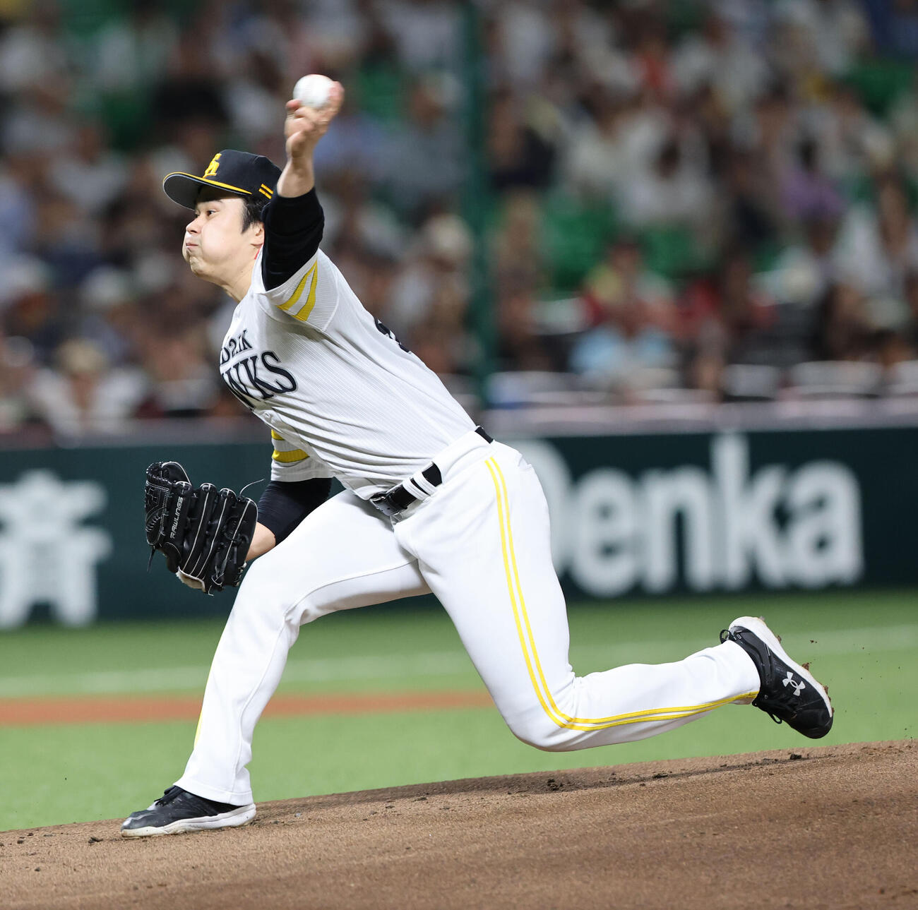 ソフトバンク対日本ハム　力投するソフトバンク先発の松本晴（撮影・梅根麻紀）