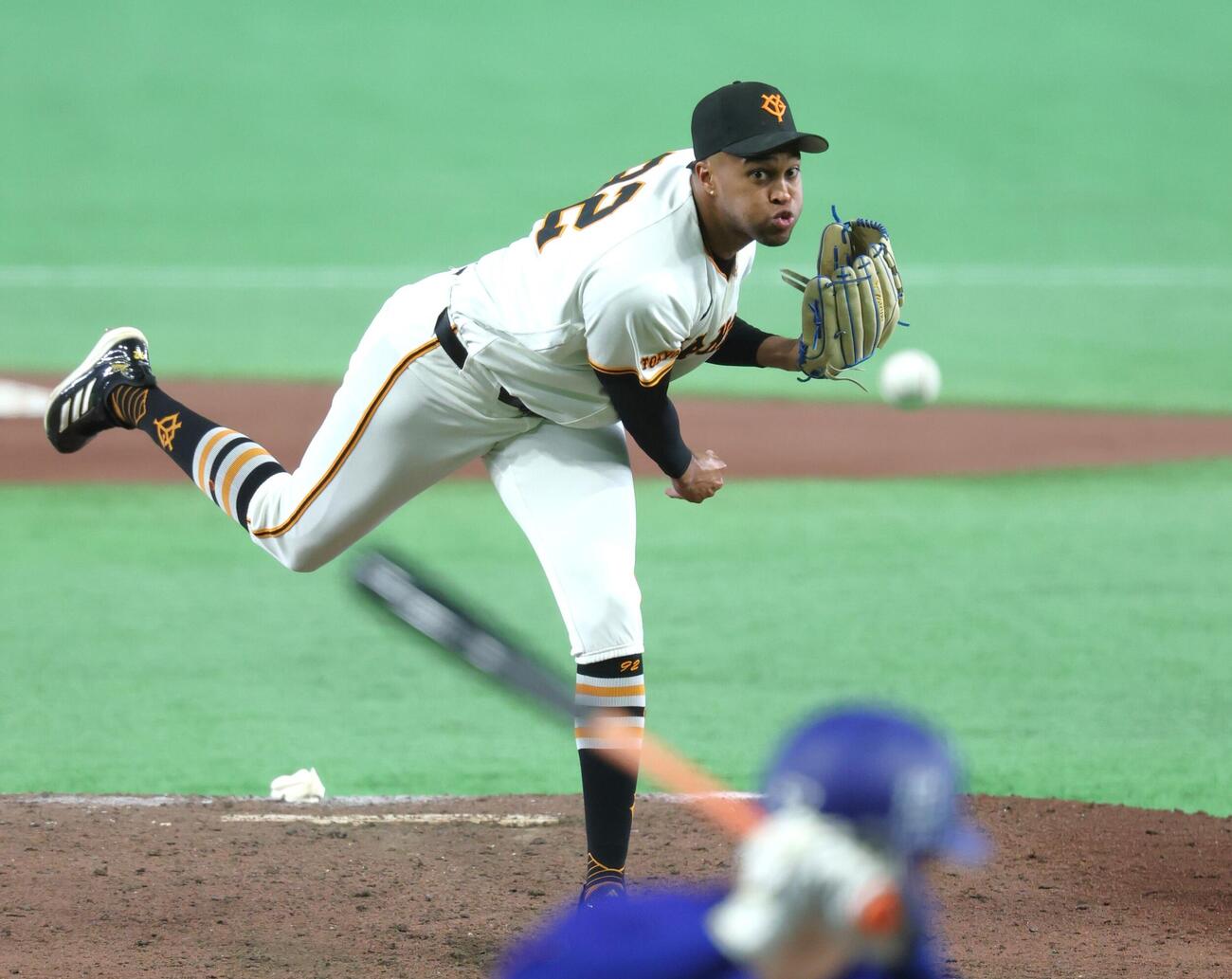 巨人対中日　9回に登板のライデル・マルティネス（撮影・黒川智章）
