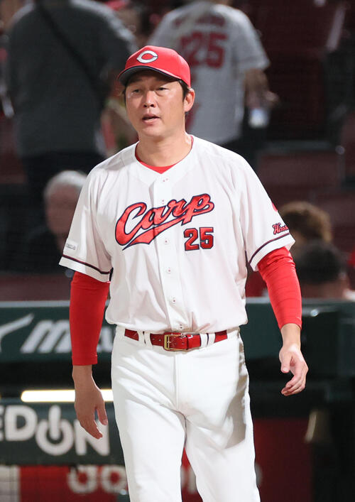 【広島】新井監督「自分のミス」継投失敗で３位DeNAに痛恨の逆転負け…７・5ゲーム差に　