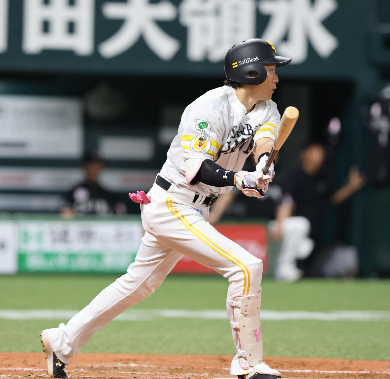 ソフトバンク対ロッテ　3回裏ソフトバンク無死一塁、柳田悠岐は左越え二塁打を放つ（撮影・梅根麻紀）
