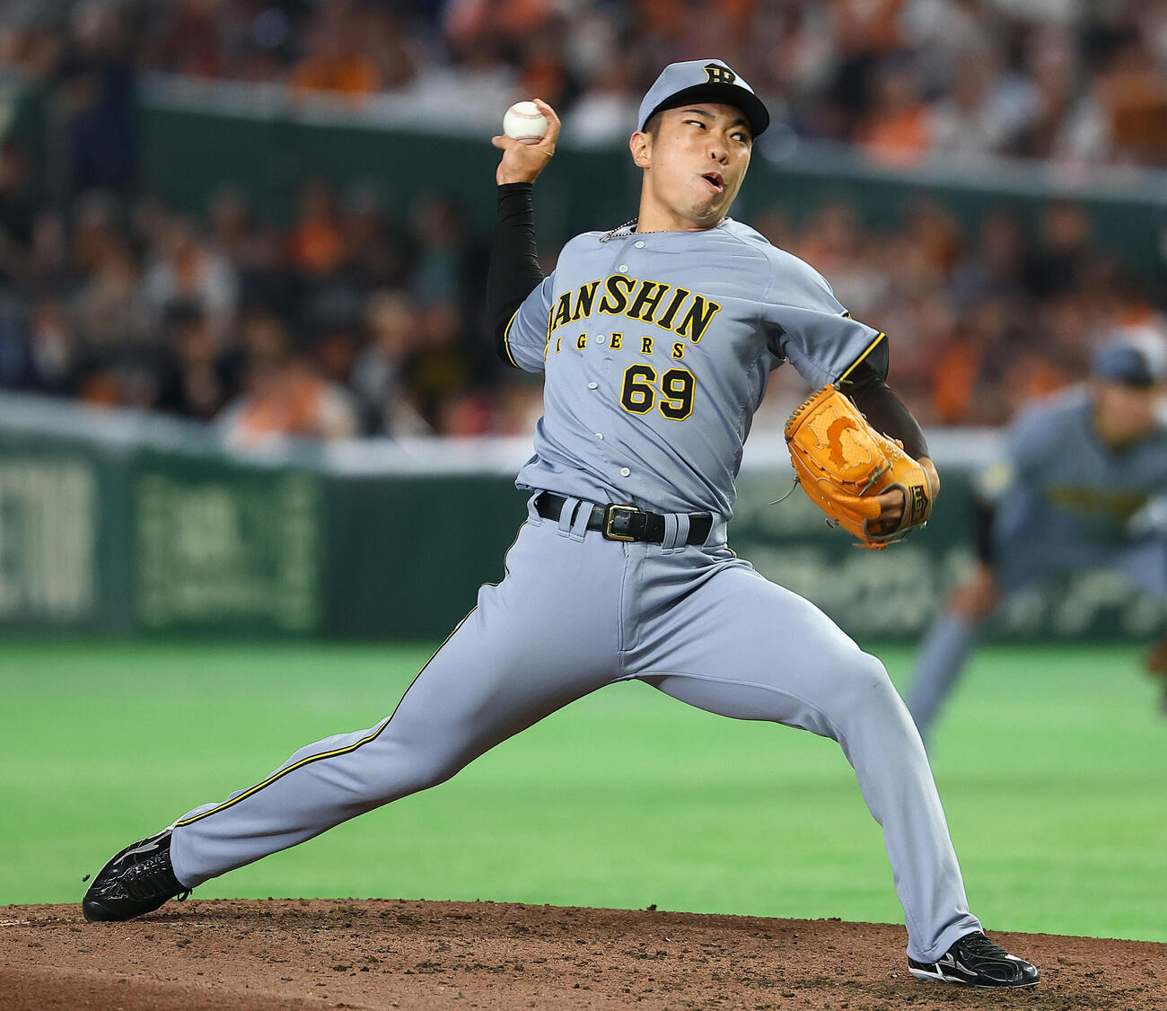 巨人対阪神　力投する阪神石井大智（撮影・野上伸悟）