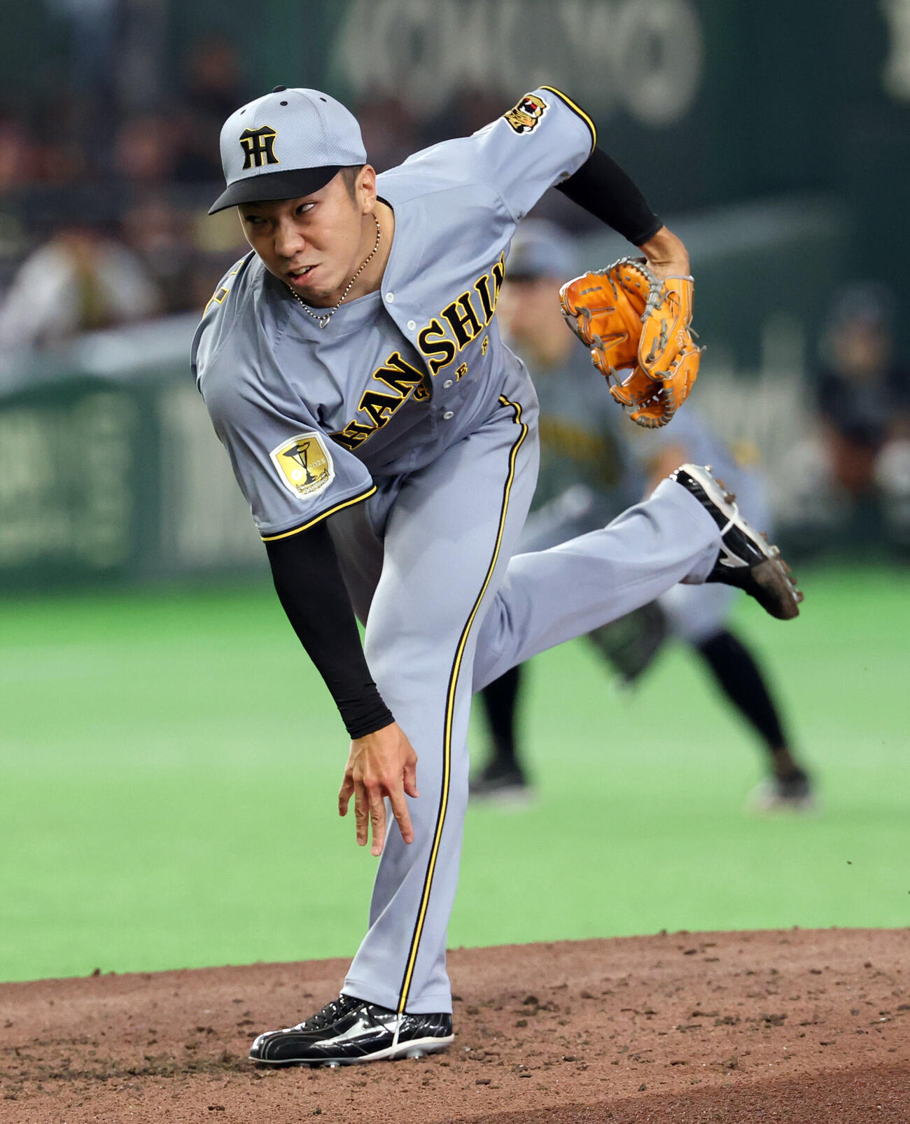 巨人対阪神　6回裏巨人の攻撃で登板した石井大智（撮影・浅見桂子）