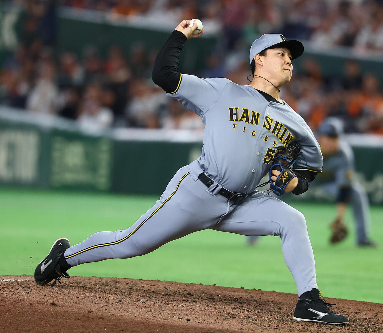 巨人対阪神　力投する阪神木下里都（撮影・野上伸悟）